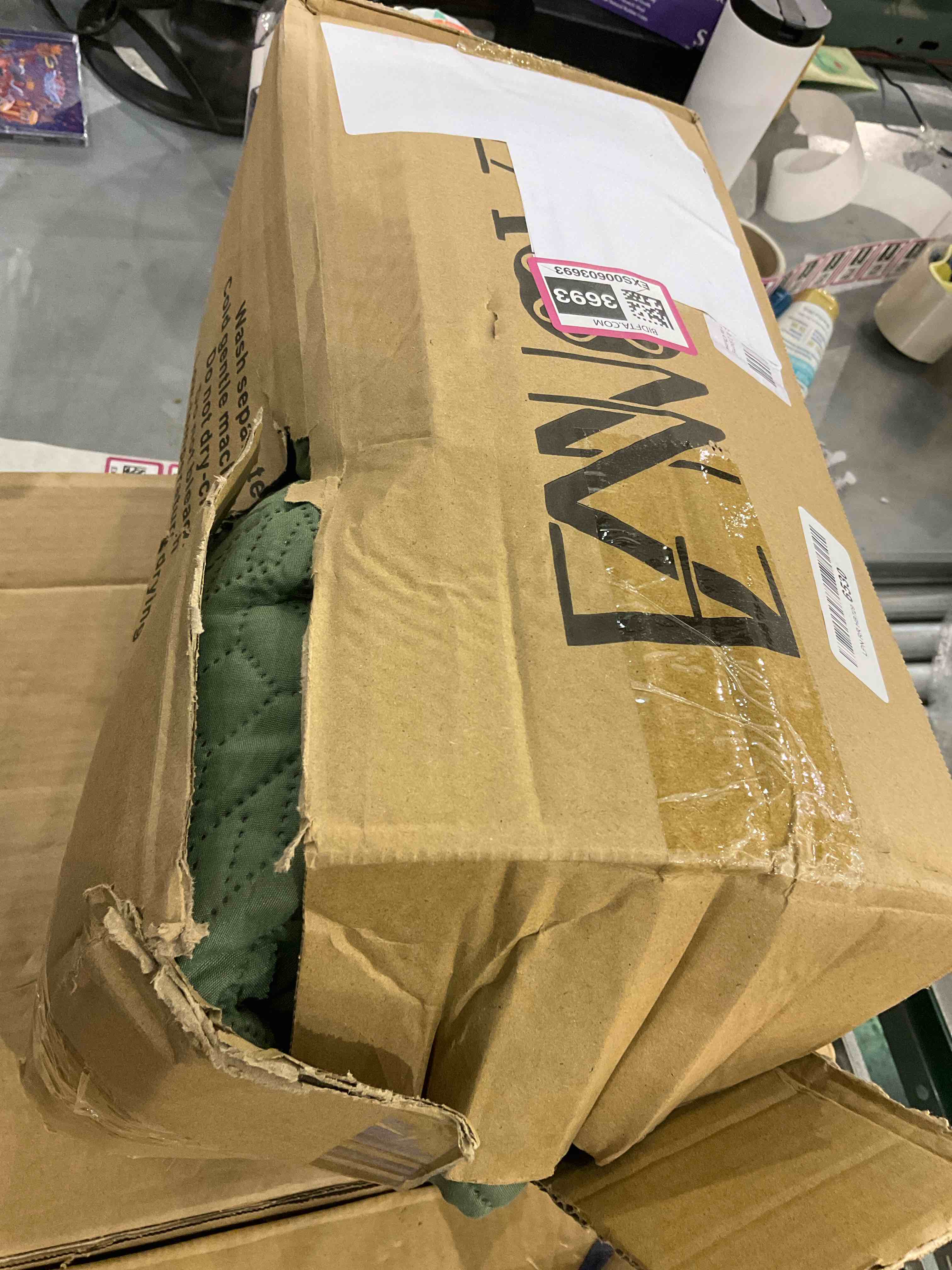 https://s3.amazonaws.com/lotting-images-prod/bidfta/EXS00603693_1698233502227.jpeg