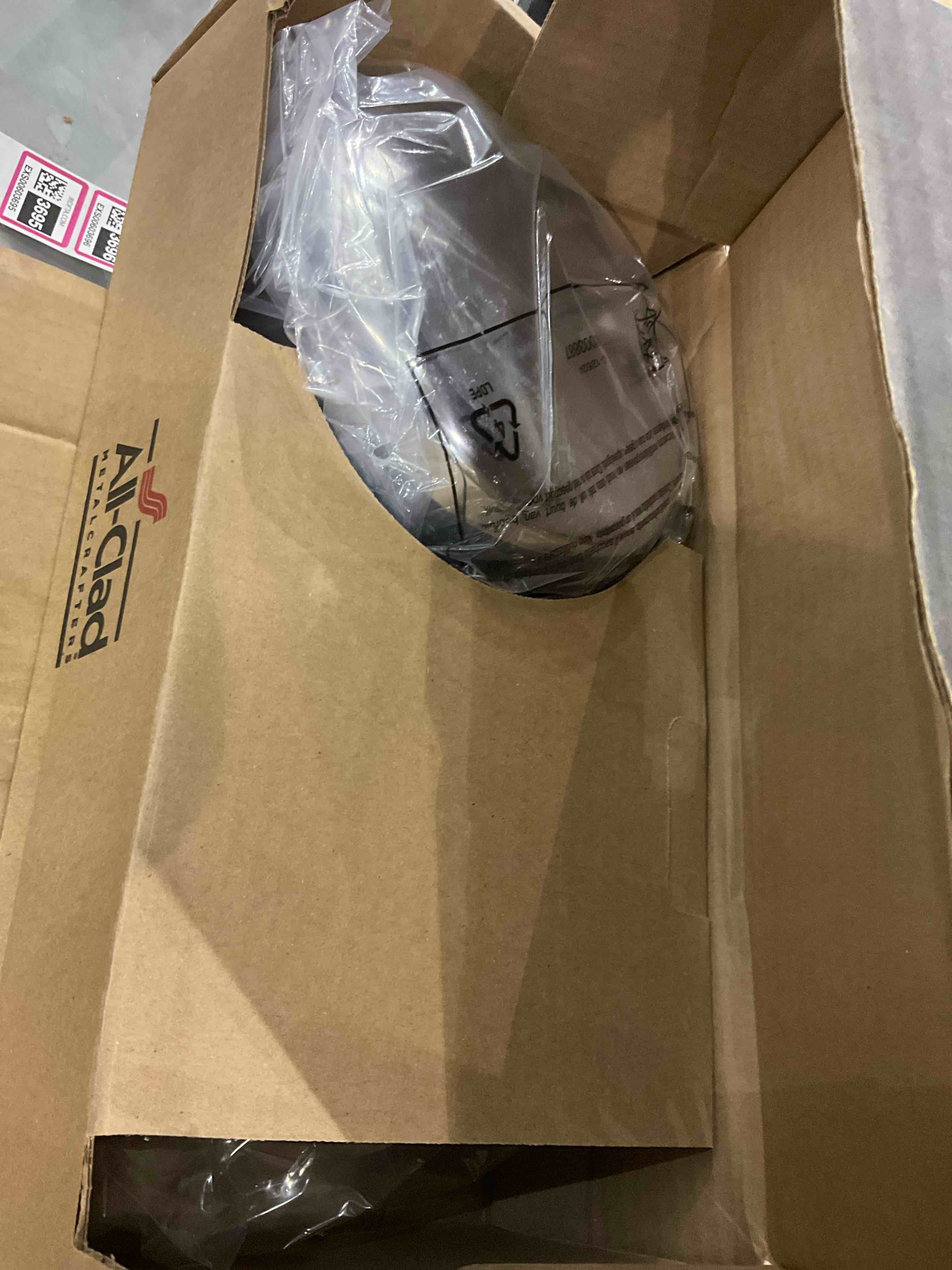 https://s3.amazonaws.com/lotting-images-prod/bidfta/EXS00603694_1698233630403.jpeg