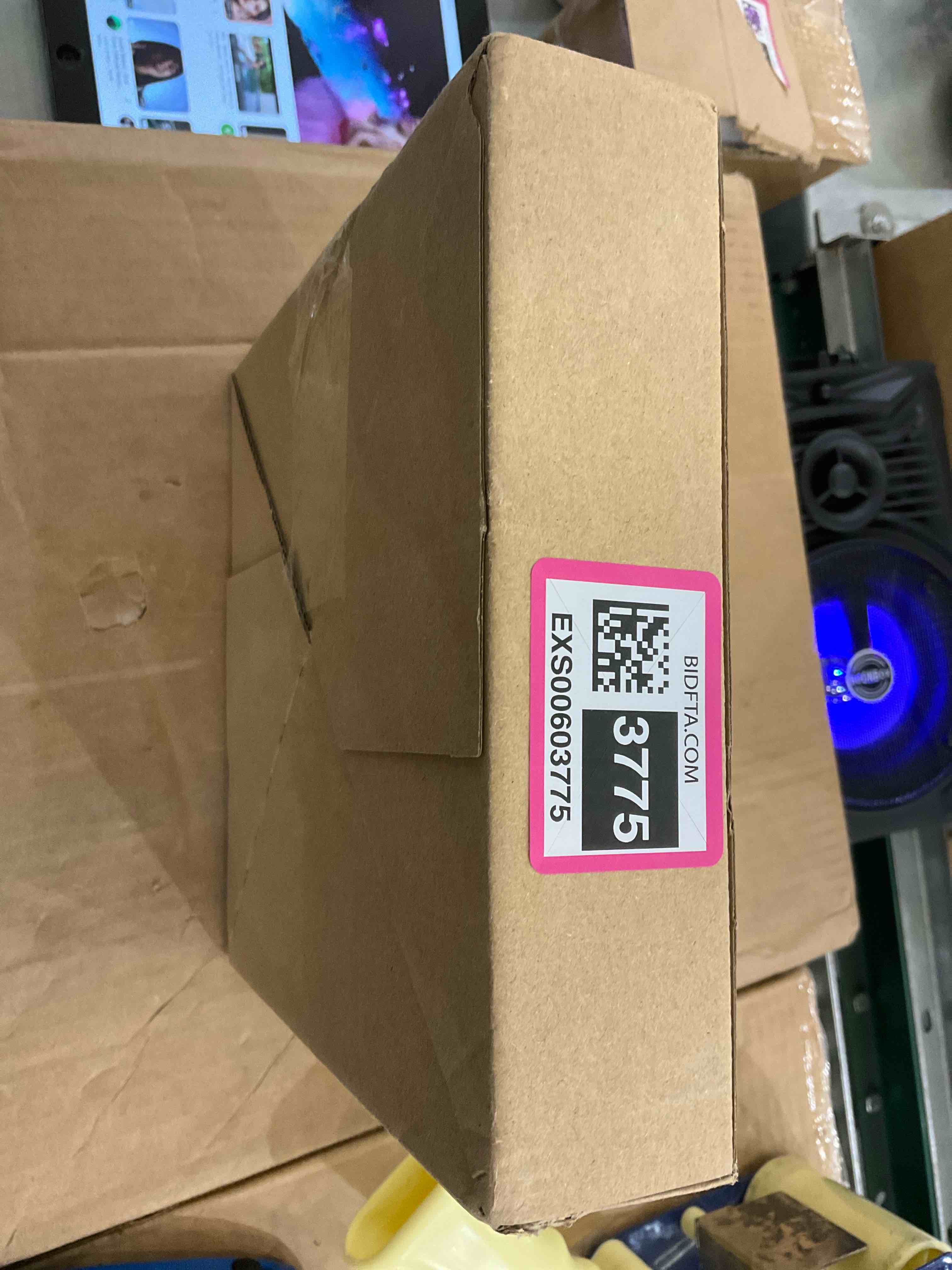 https://s3.amazonaws.com/lotting-images-prod/bidfta/EXS00603775_1698252217590.jpeg