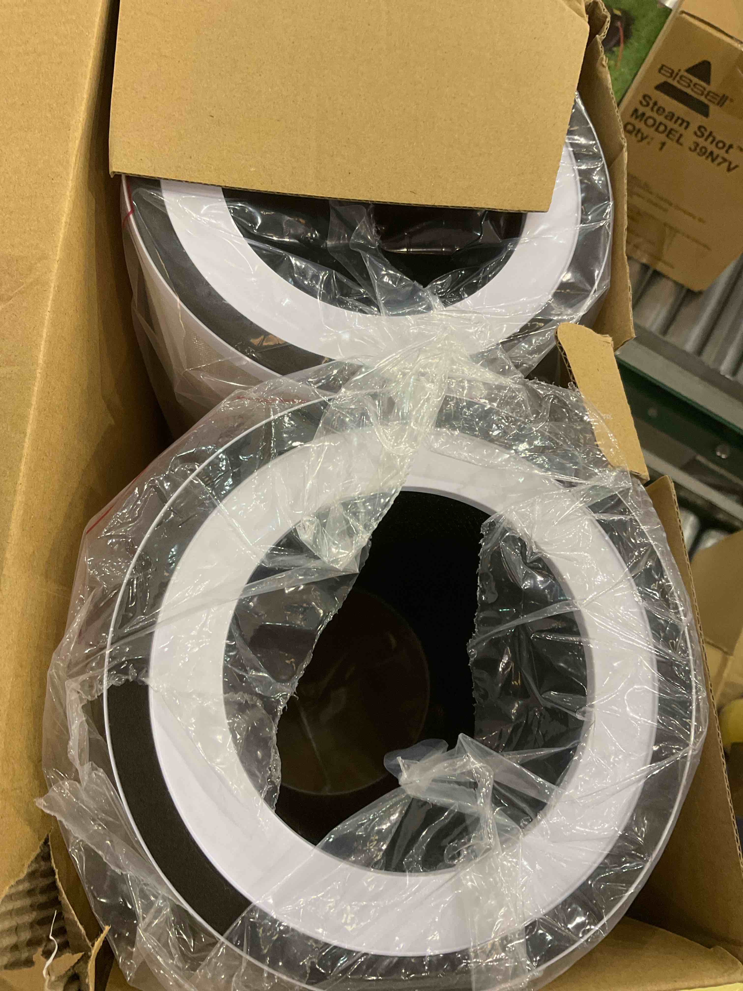 https://s3.amazonaws.com/lotting-images-prod/bidfta/EXS00603937_1698418497802.jpeg