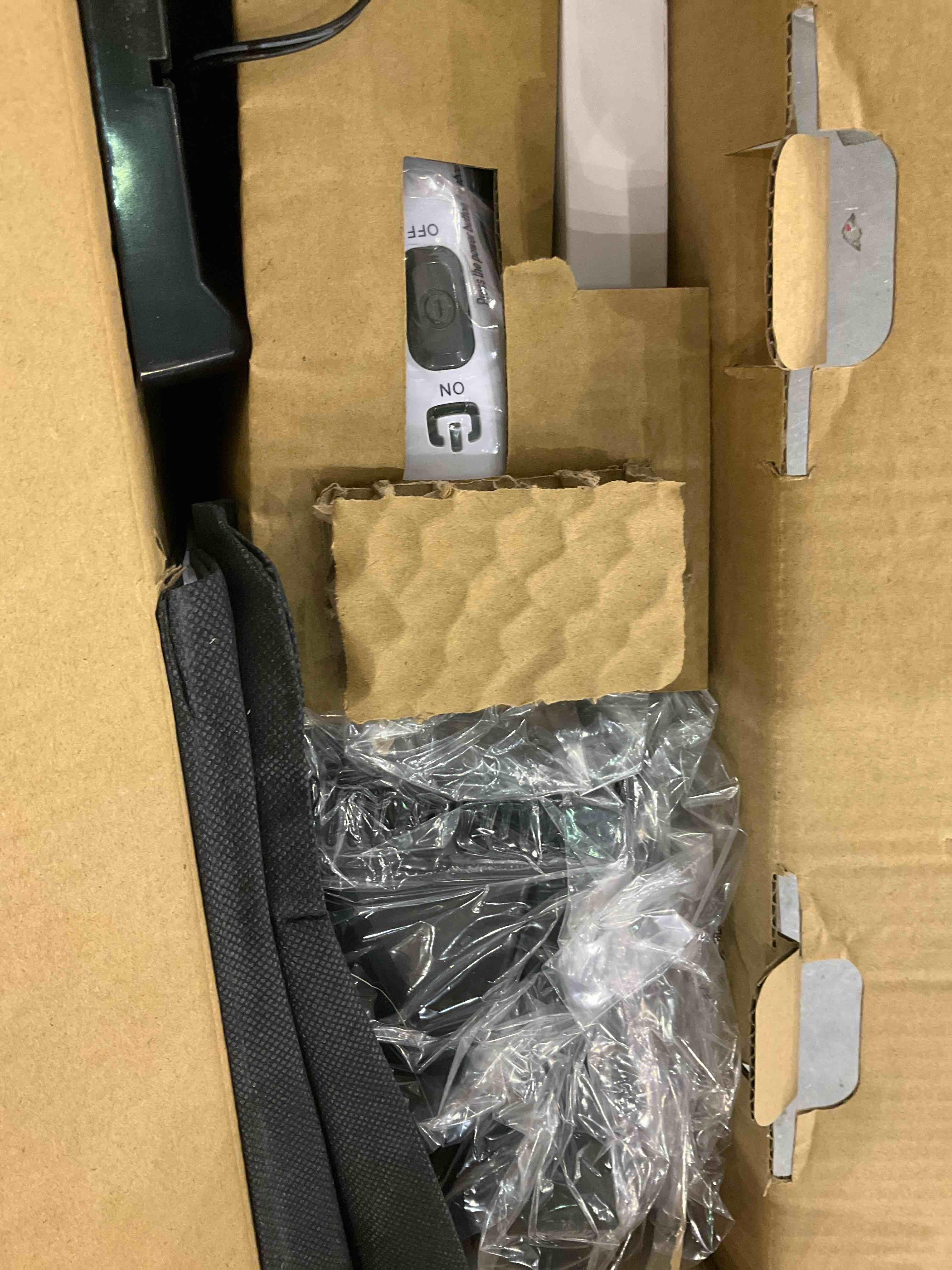 https://s3.amazonaws.com/lotting-images-prod/bidfta/EXS00604138_1698924615229.jpeg