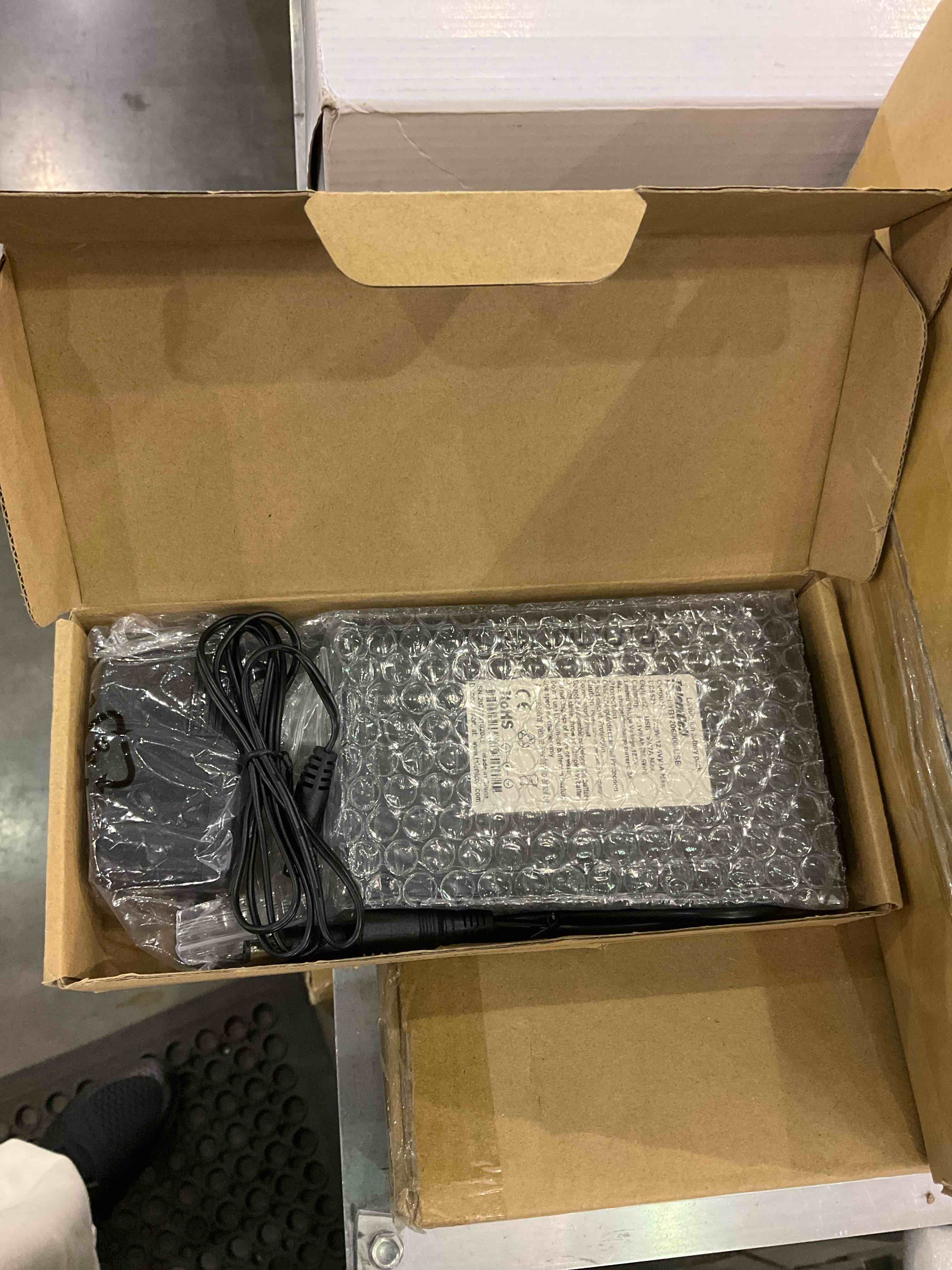 https://s3.amazonaws.com/lotting-images-prod/bidfta/EXS00604732_1698322968206.jpeg