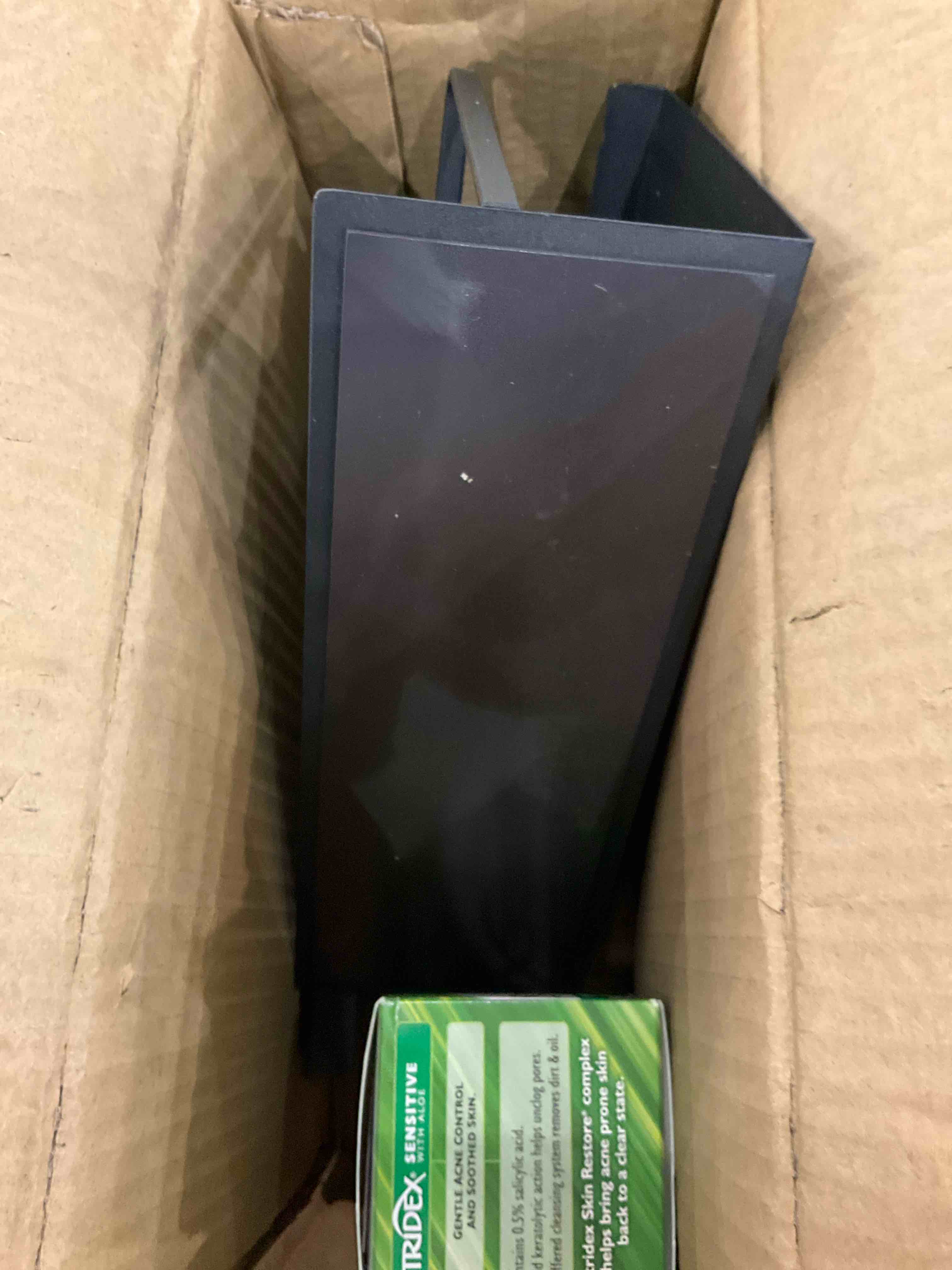 https://s3.amazonaws.com/lotting-images-prod/bidfta/EXS00605321_1698751840197.jpeg