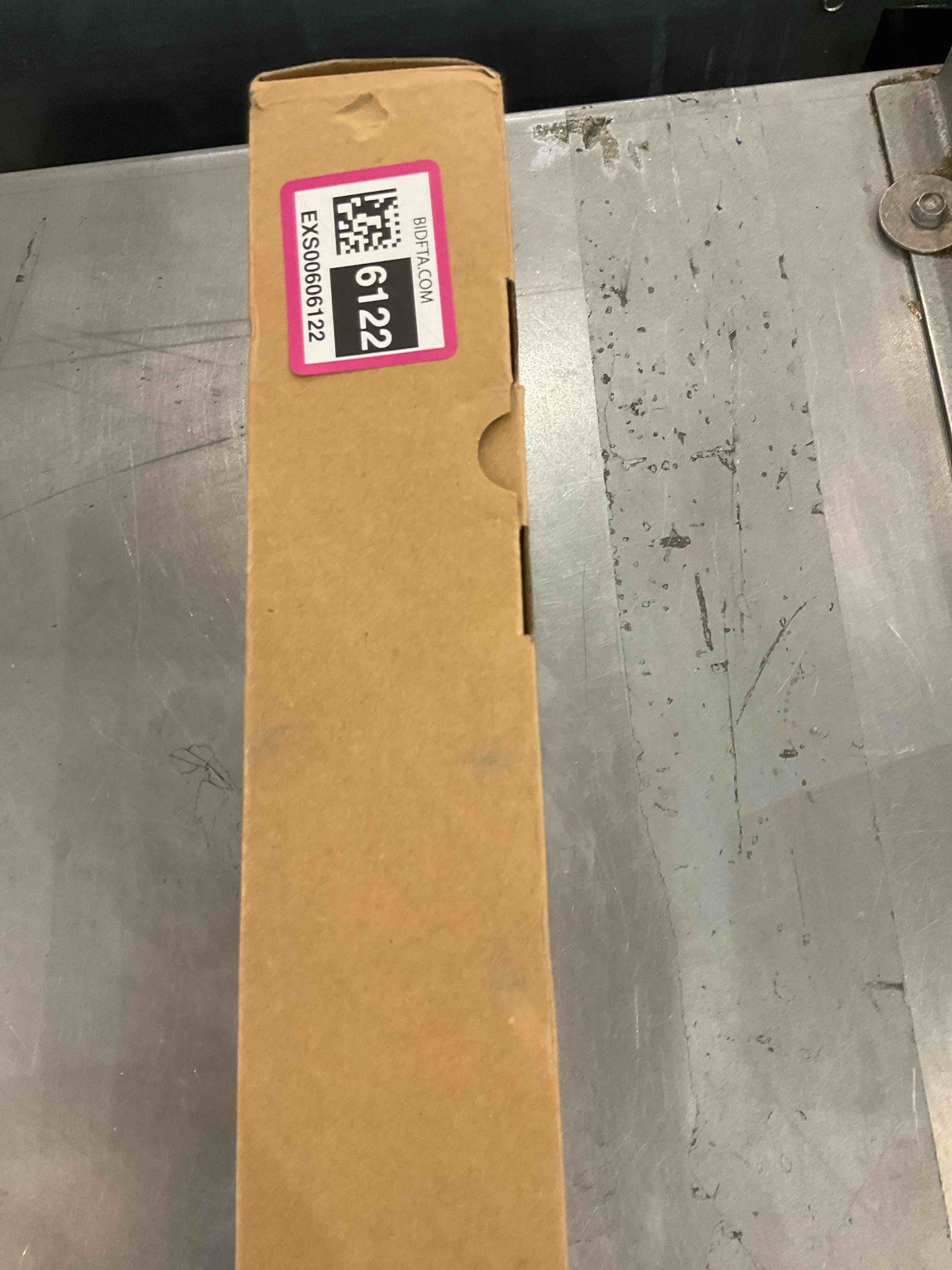 https://s3.amazonaws.com/lotting-images-prod/bidfta/EXS00606122_1698160461632.jpeg