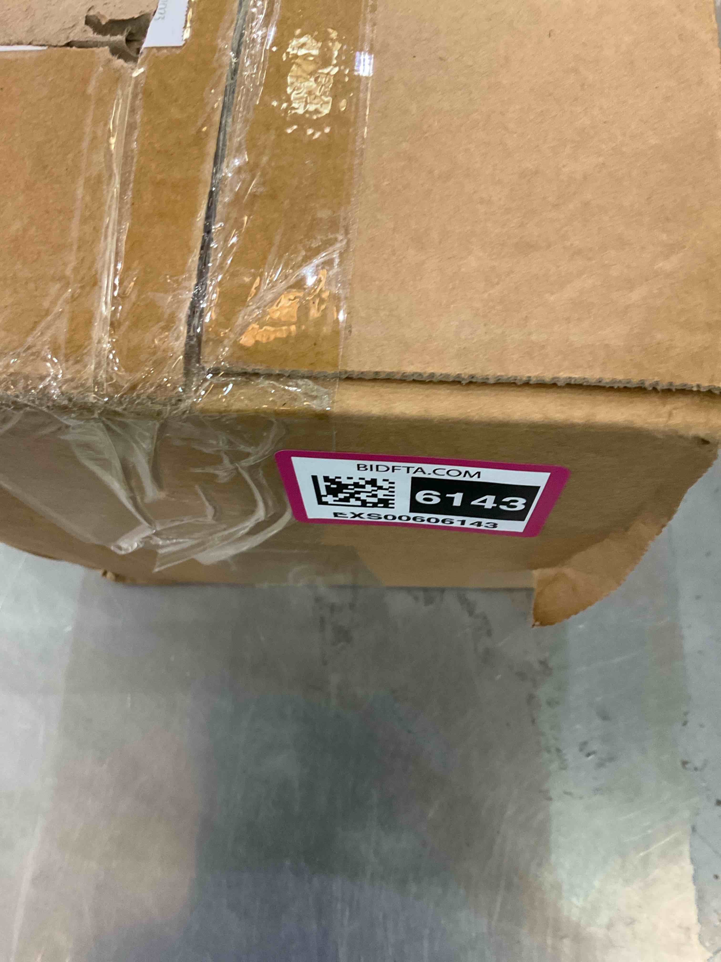 https://s3.amazonaws.com/lotting-images-prod/bidfta/EXS00606143_1698165567976.jpeg