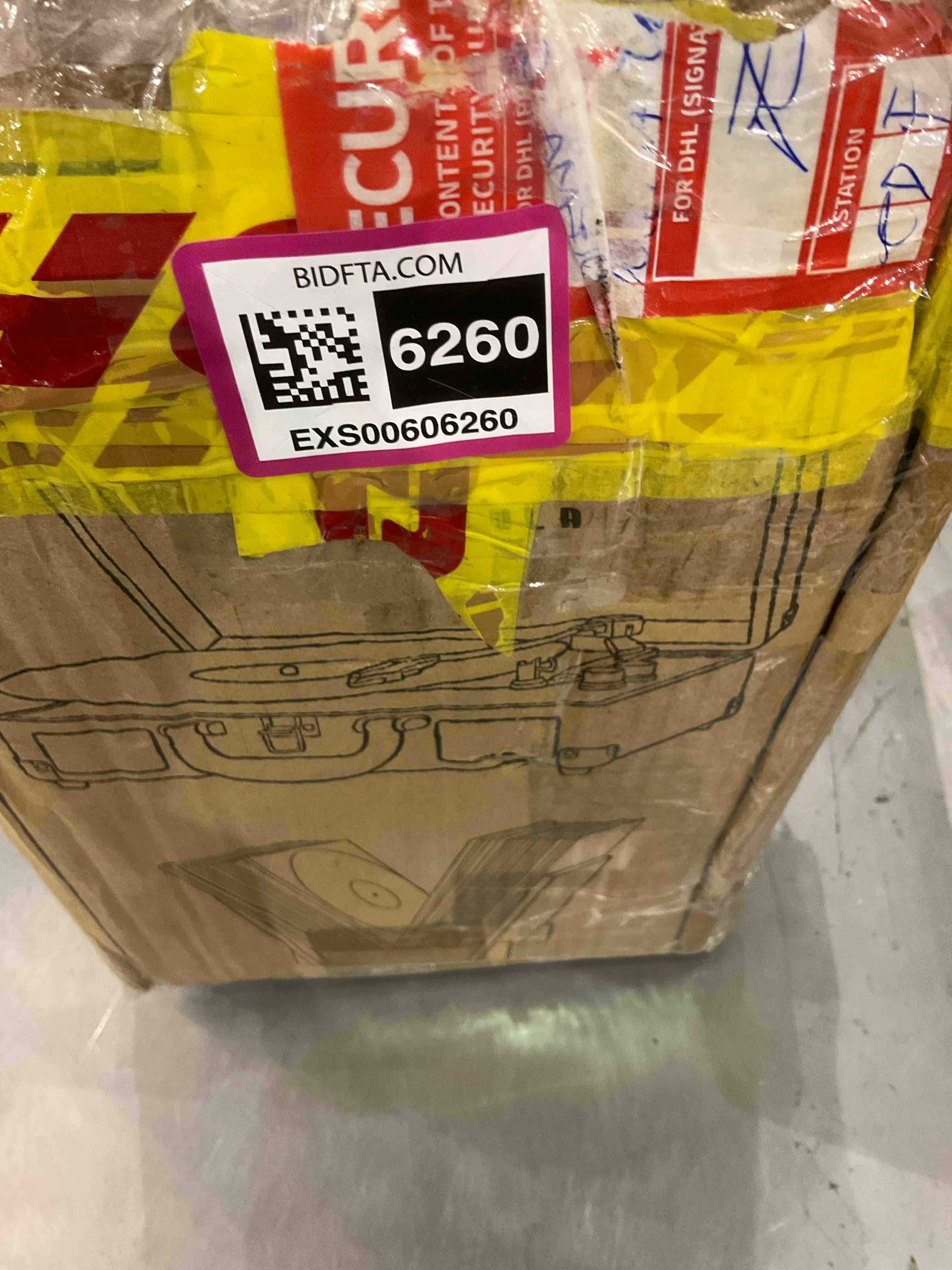 https://s3.amazonaws.com/lotting-images-prod/bidfta/EXS00606260_1698234935476.jpeg