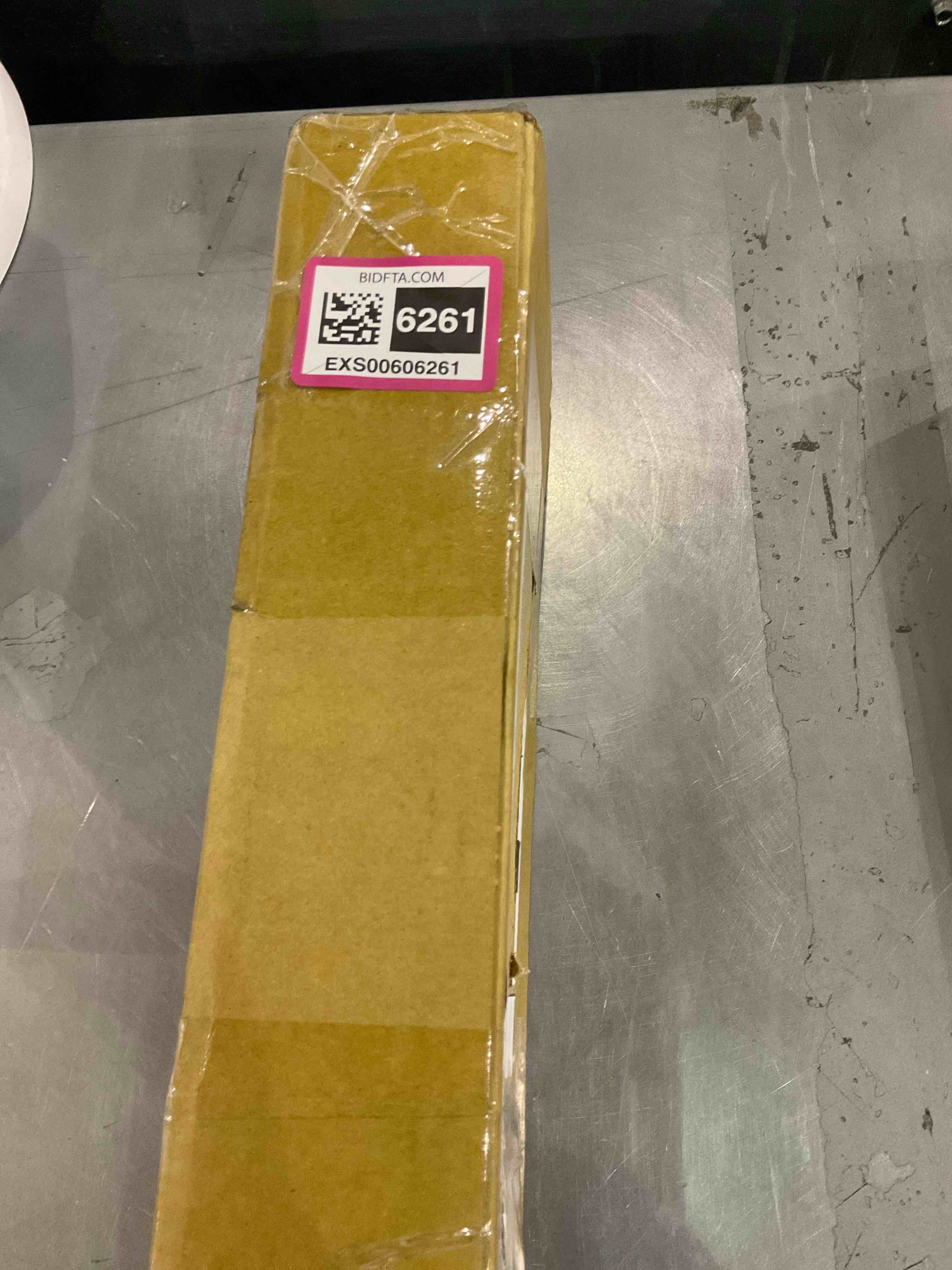 https://s3.amazonaws.com/lotting-images-prod/bidfta/EXS00606261_1698235010284.jpeg