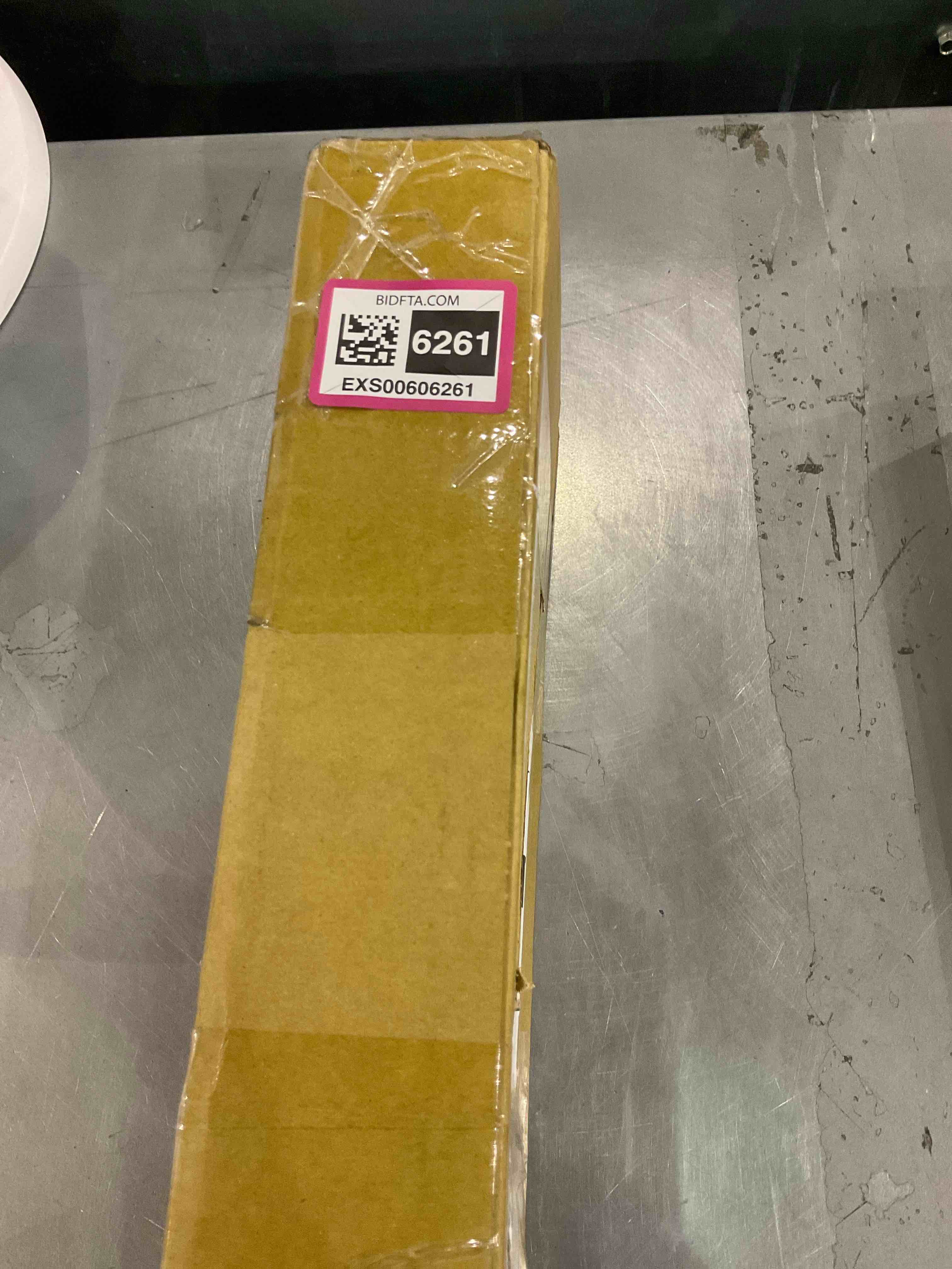https://s3.amazonaws.com/lotting-images-prod/bidfta/EXS00606261_1698235011604.jpeg