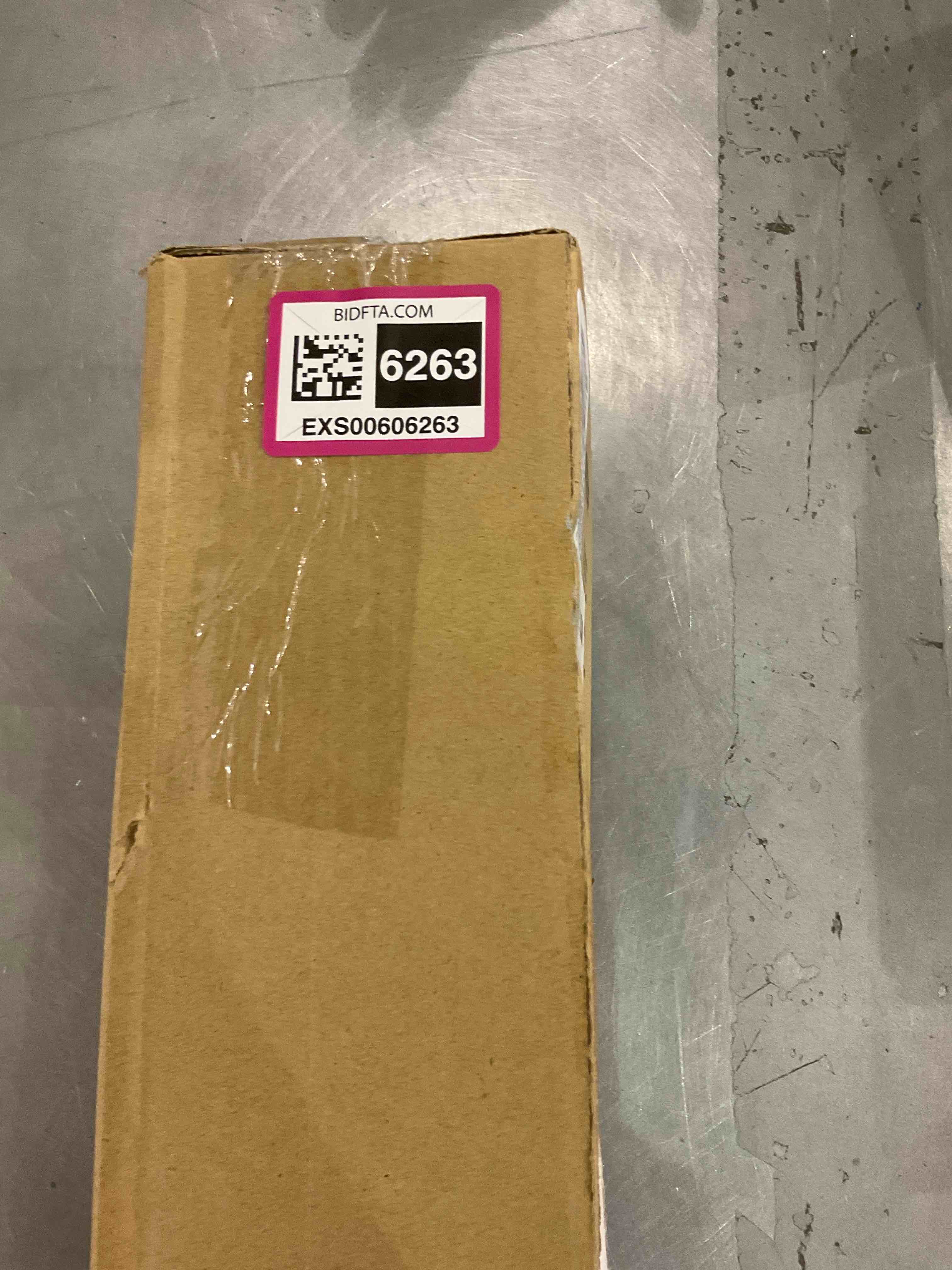 https://s3.amazonaws.com/lotting-images-prod/bidfta/EXS00606263_1698235084522.jpeg