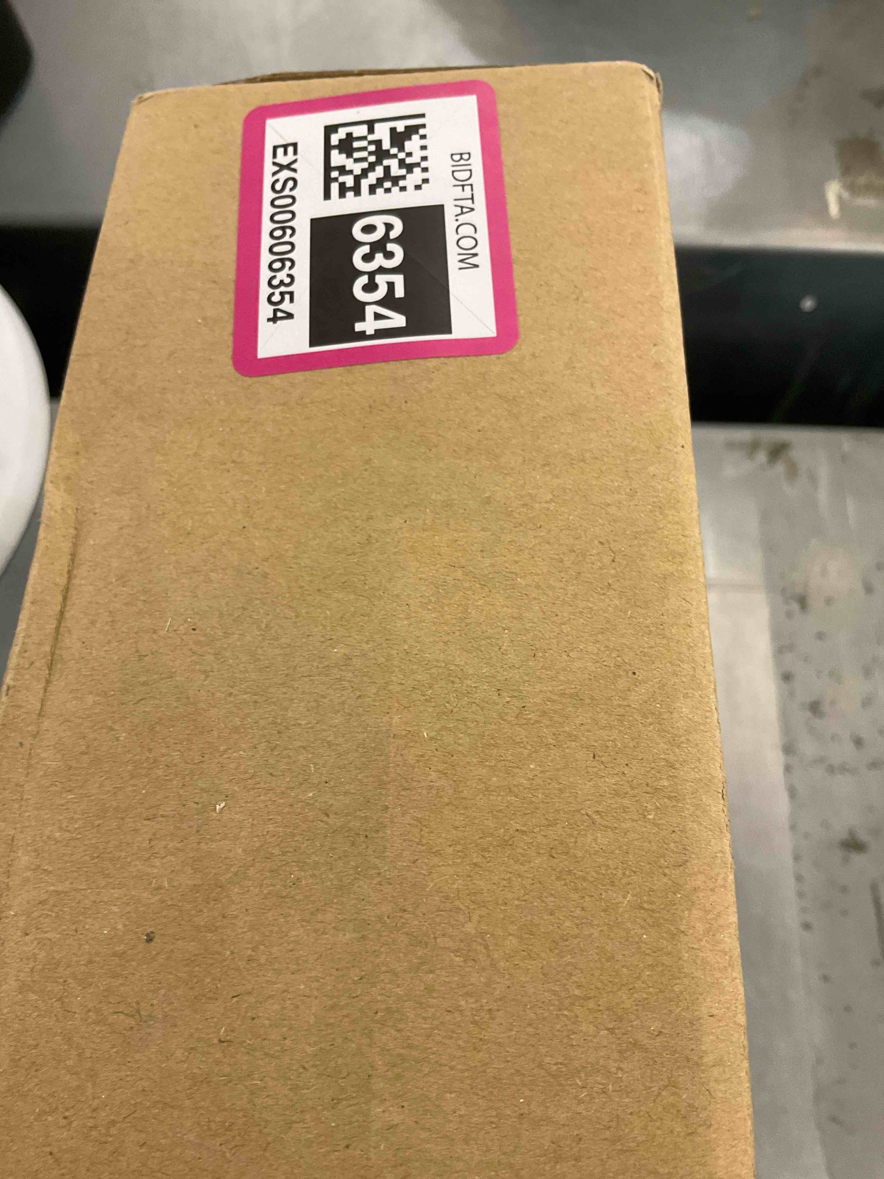https://s3.amazonaws.com/lotting-images-prod/bidfta/EXS00606354_1698252041832.jpeg