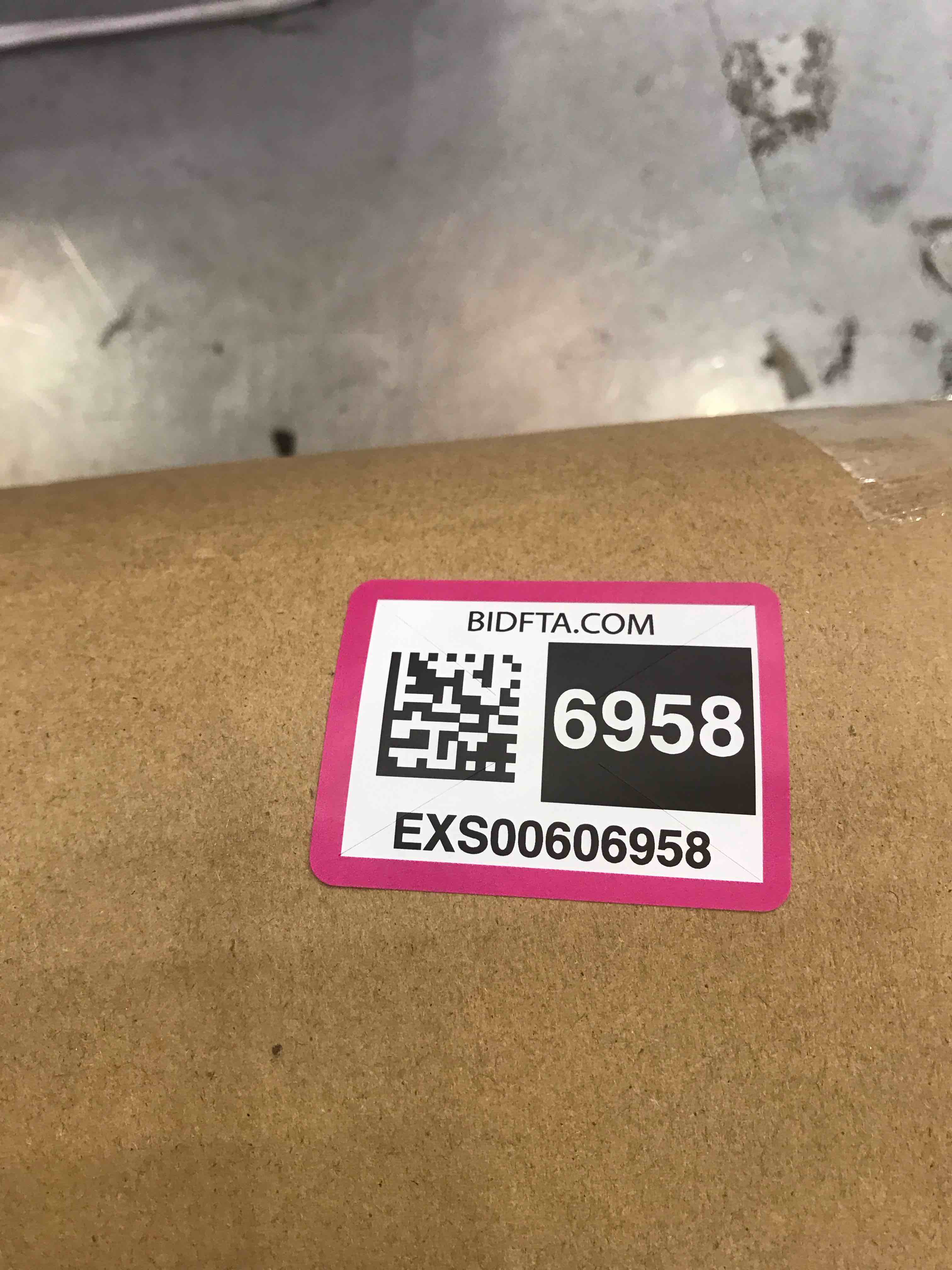 https://s3.amazonaws.com/lotting-images-prod/bidfta/EXS00606958_1698342789522.jpeg