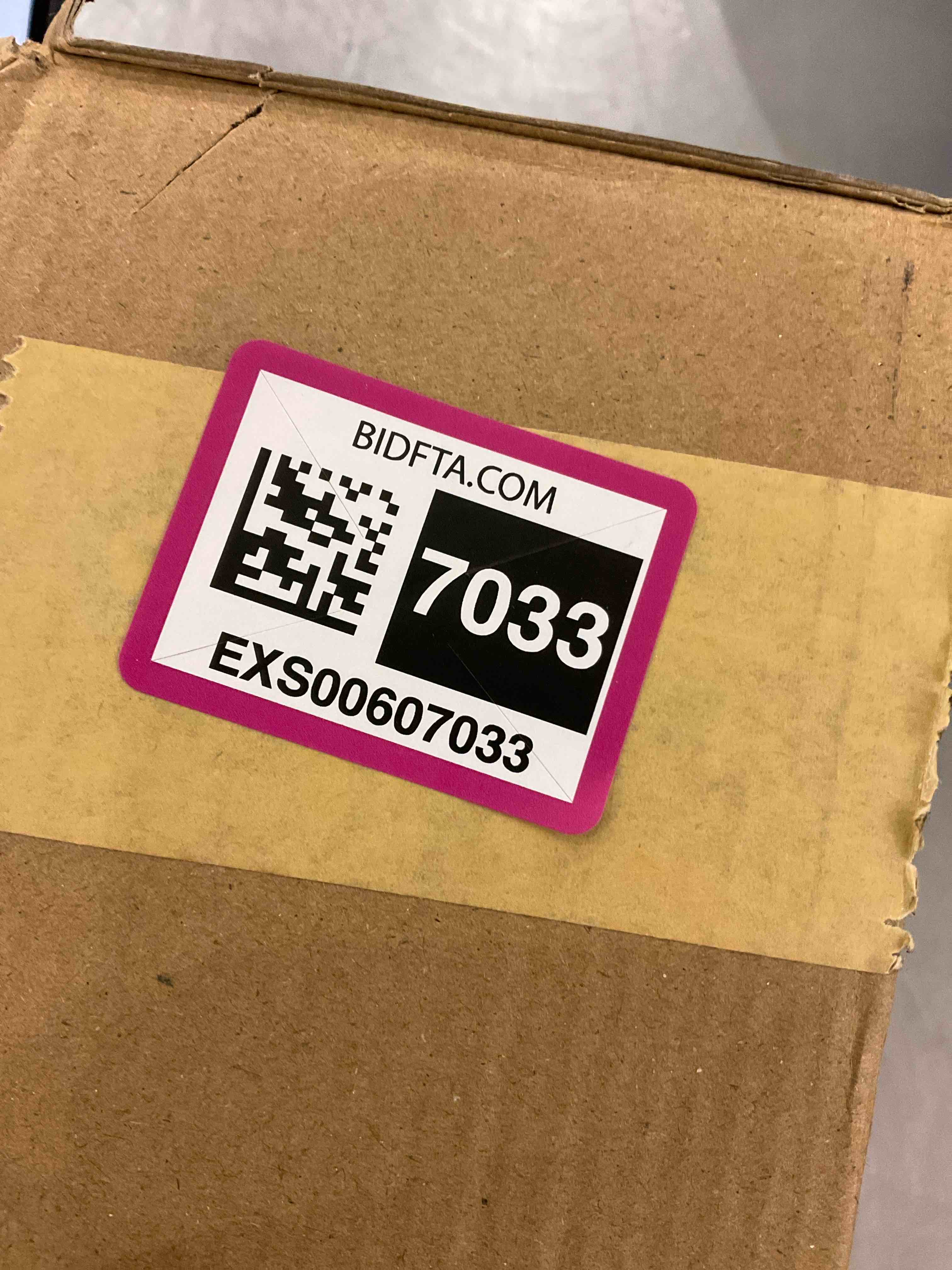 https://s3.amazonaws.com/lotting-images-prod/bidfta/EXS00607033_1698156546494.jpeg