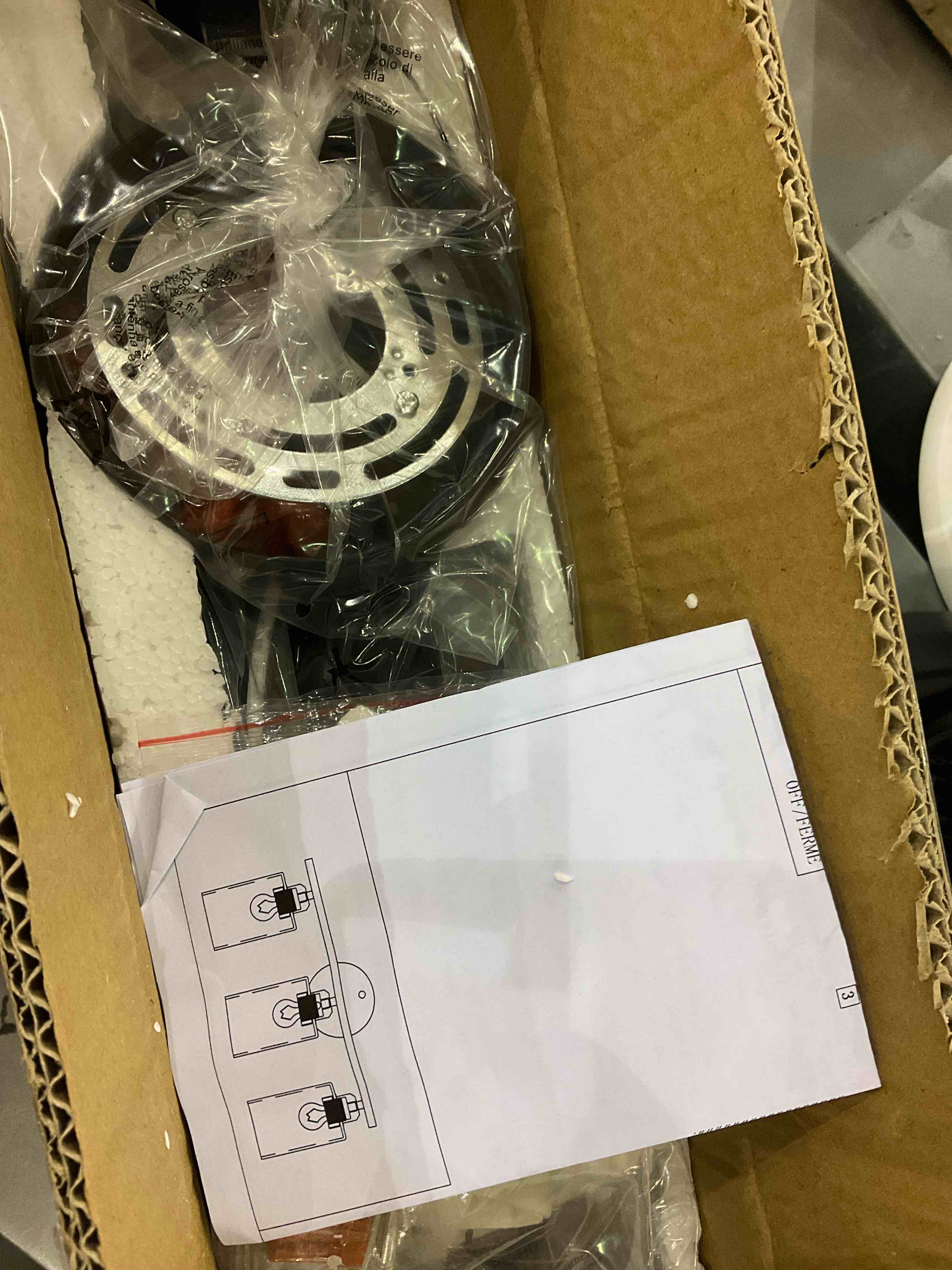 https://s3.amazonaws.com/lotting-images-prod/bidfta/EXS00607385_1698669517042.jpeg