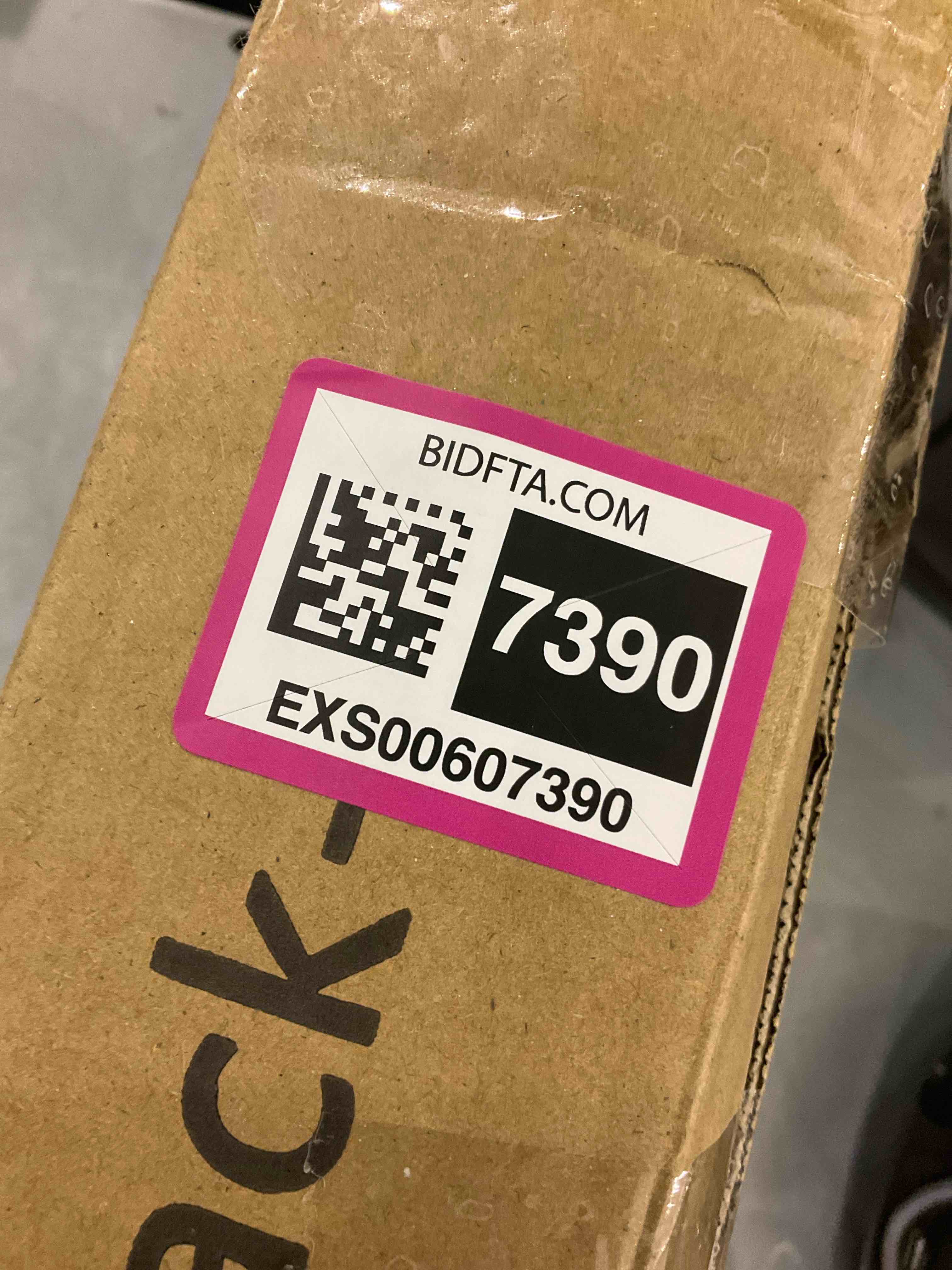 https://s3.amazonaws.com/lotting-images-prod/bidfta/EXS00607390_1698670453920.jpeg