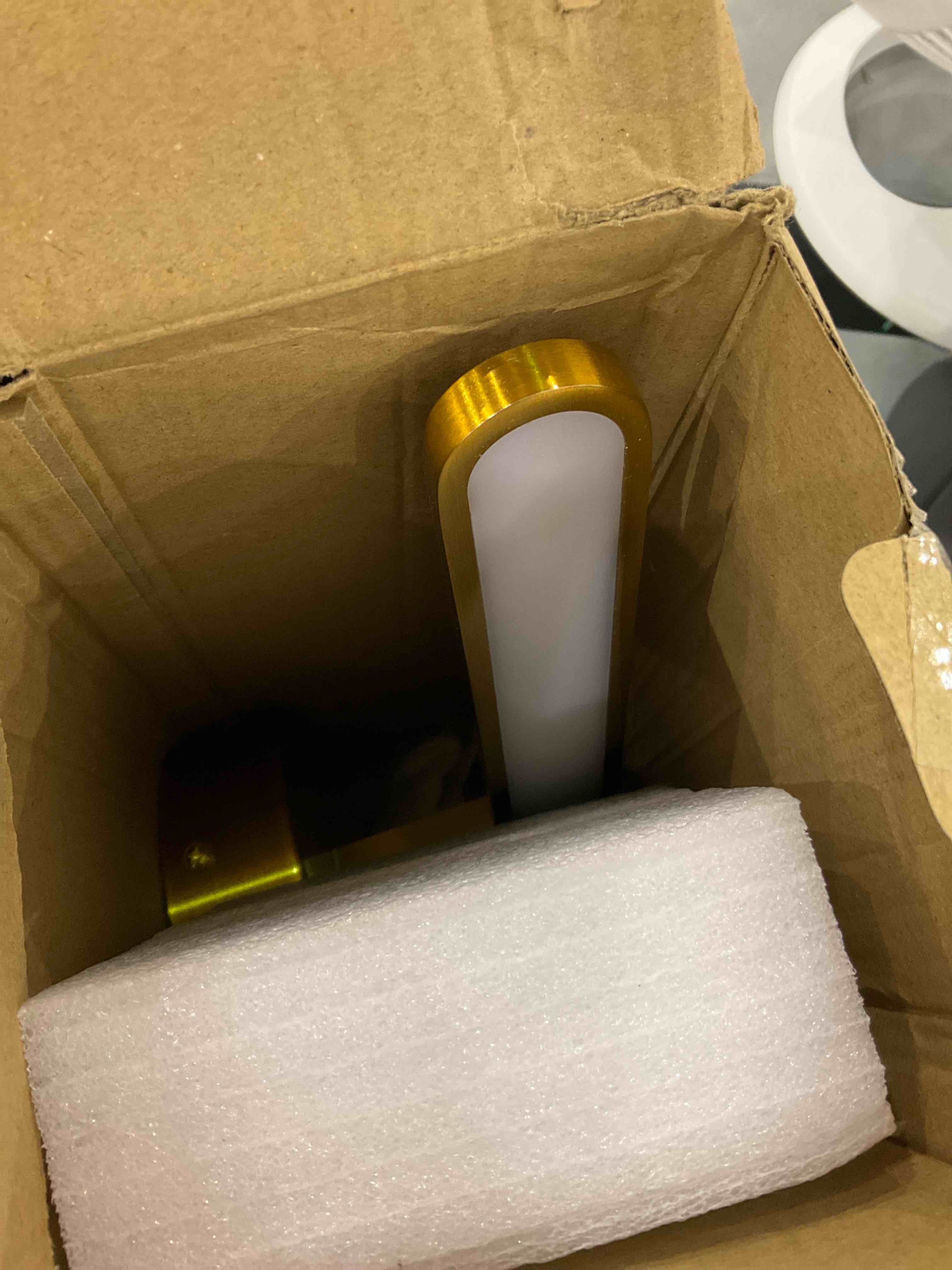 https://s3.amazonaws.com/lotting-images-prod/bidfta/EXS00607406_1698674454133.jpeg