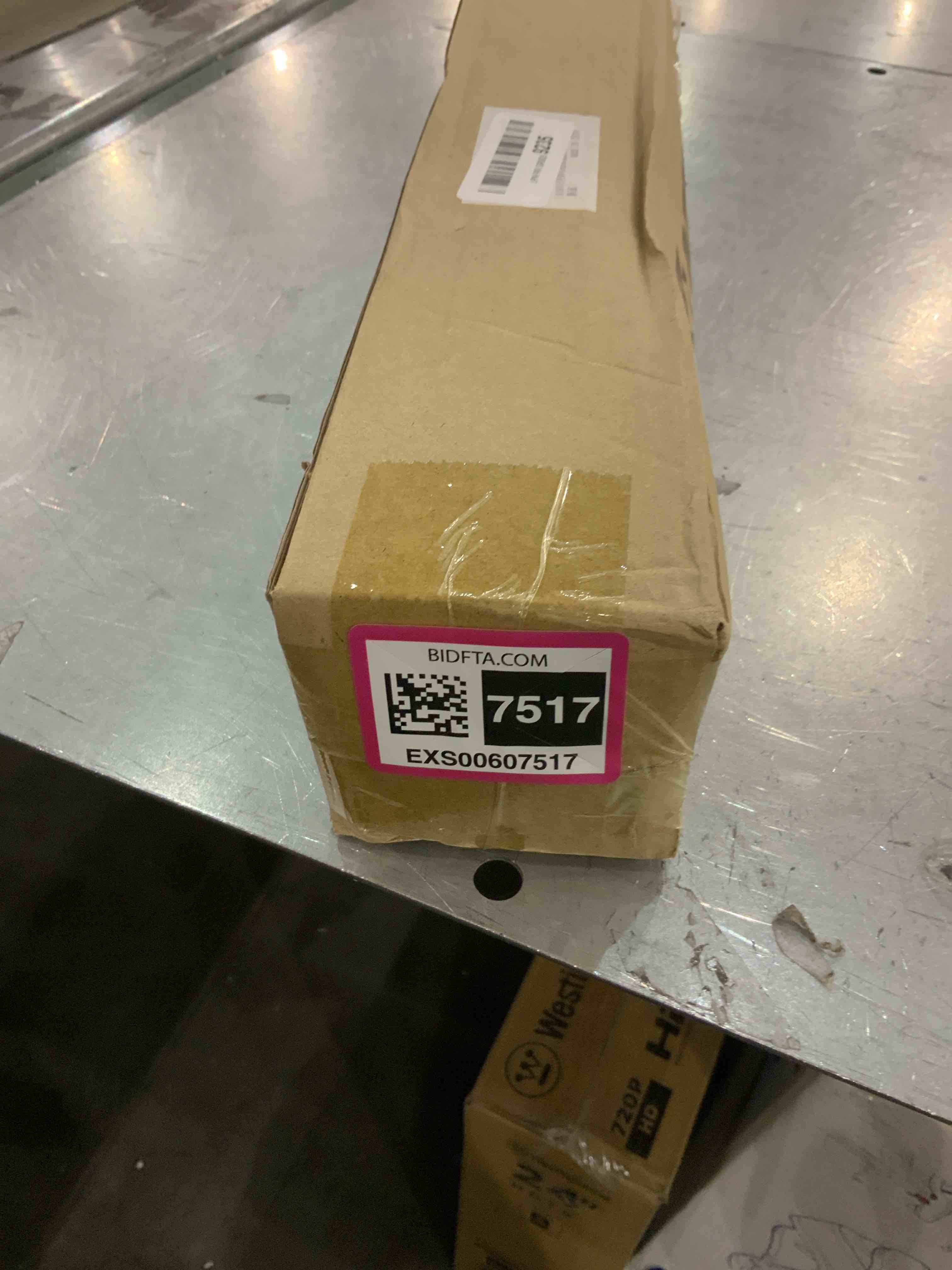 https://s3.amazonaws.com/lotting-images-prod/bidfta/EXS00607517_1698235686722.jpeg