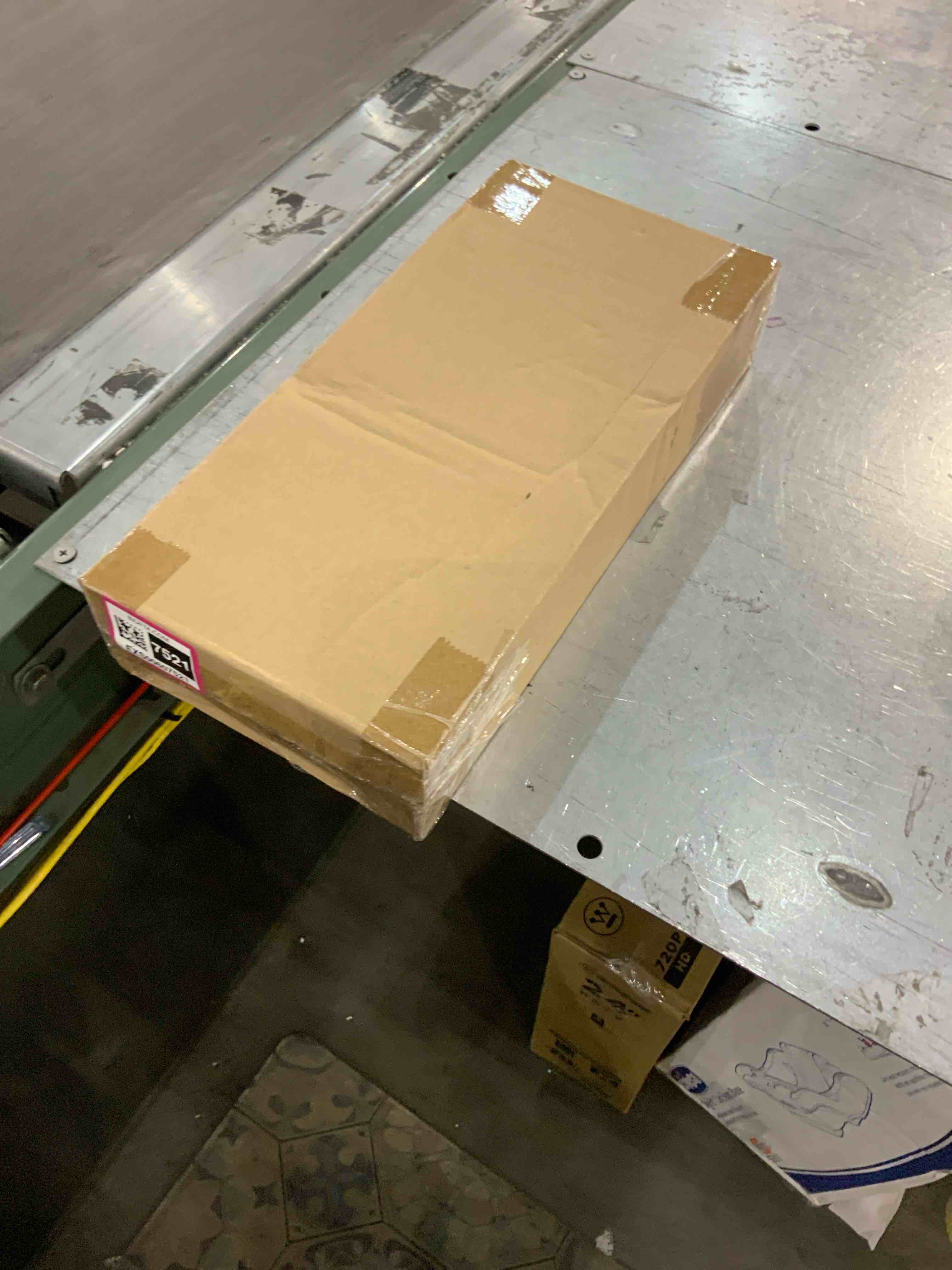 https://s3.amazonaws.com/lotting-images-prod/bidfta/EXS00607521_1698235975931.jpeg
