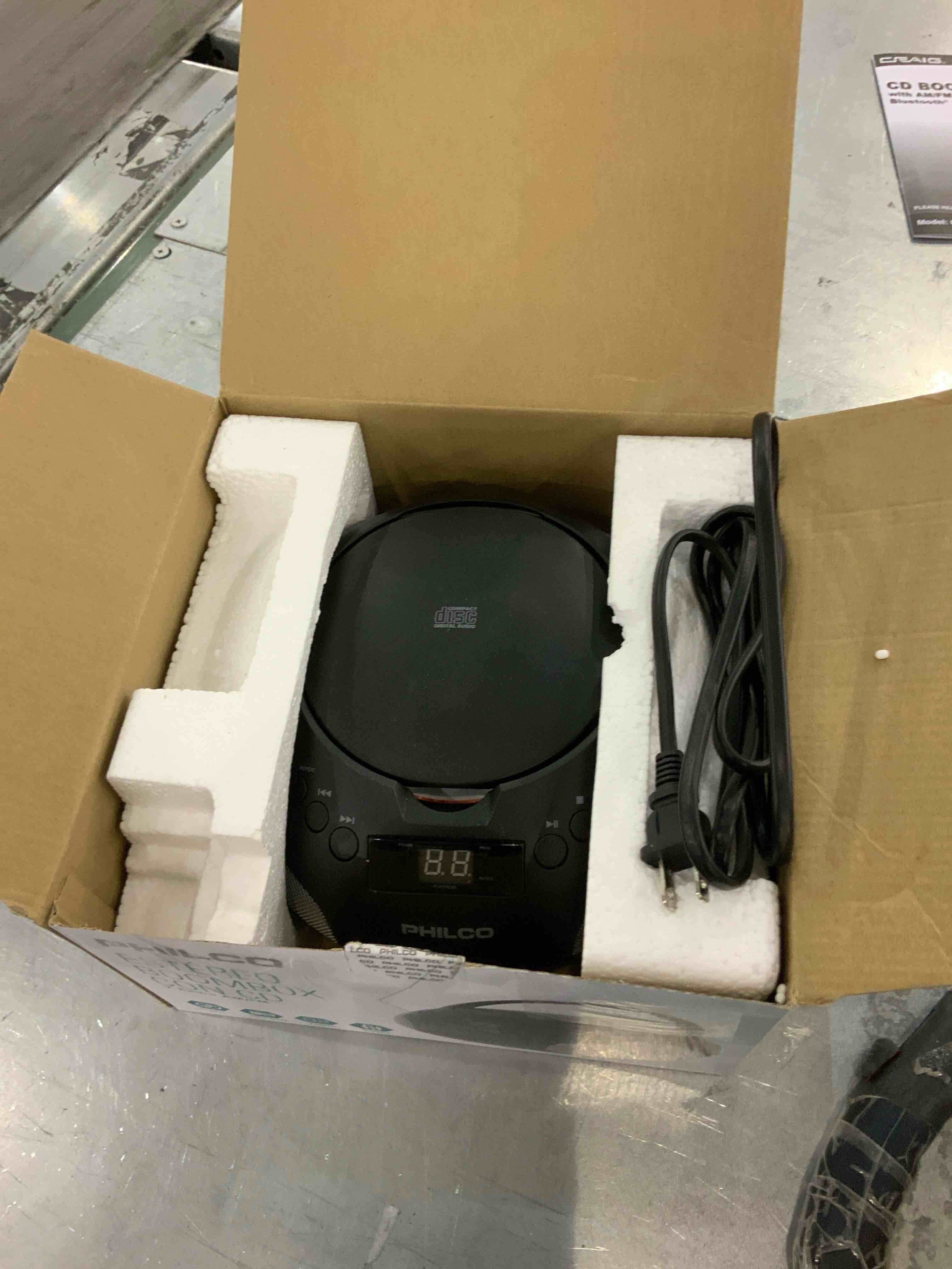 https://s3.amazonaws.com/lotting-images-prod/bidfta/EXS00607540_1698238221474.jpeg