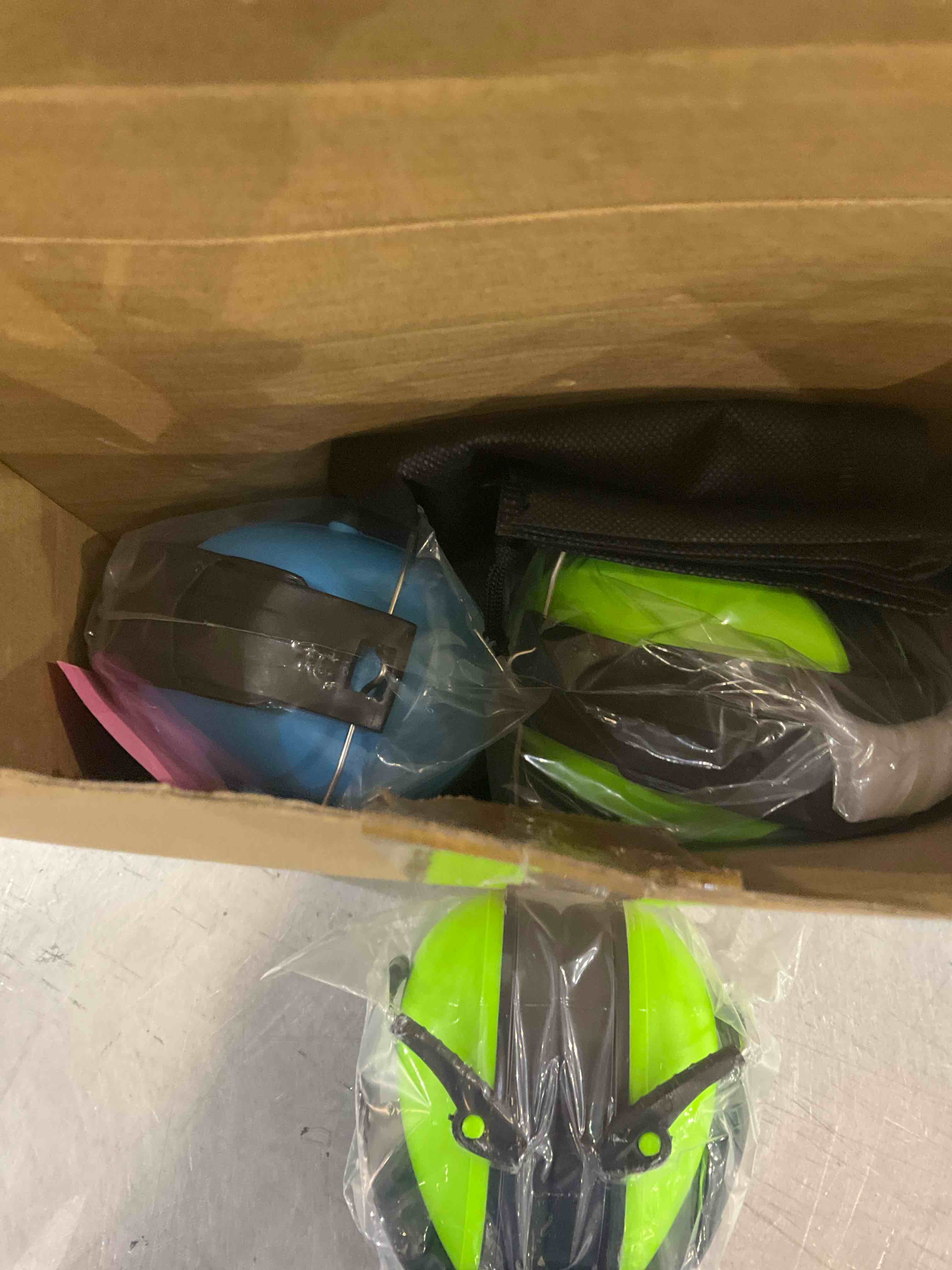 https://s3.amazonaws.com/lotting-images-prod/bidfta/EXS00607549_1698240600126.jpeg