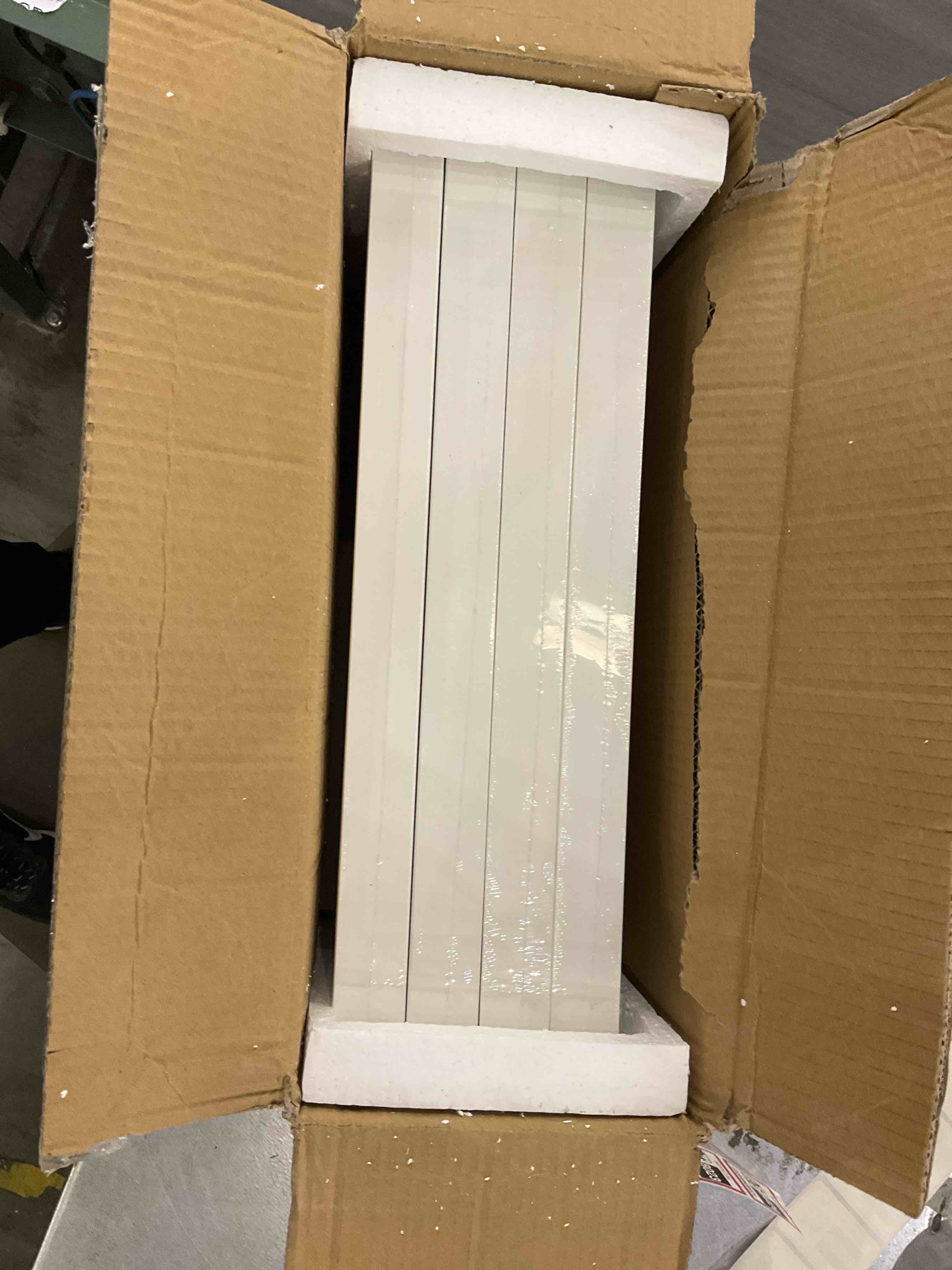 https://s3.amazonaws.com/lotting-images-prod/bidfta/EXS00608017_1698067707906.jpeg