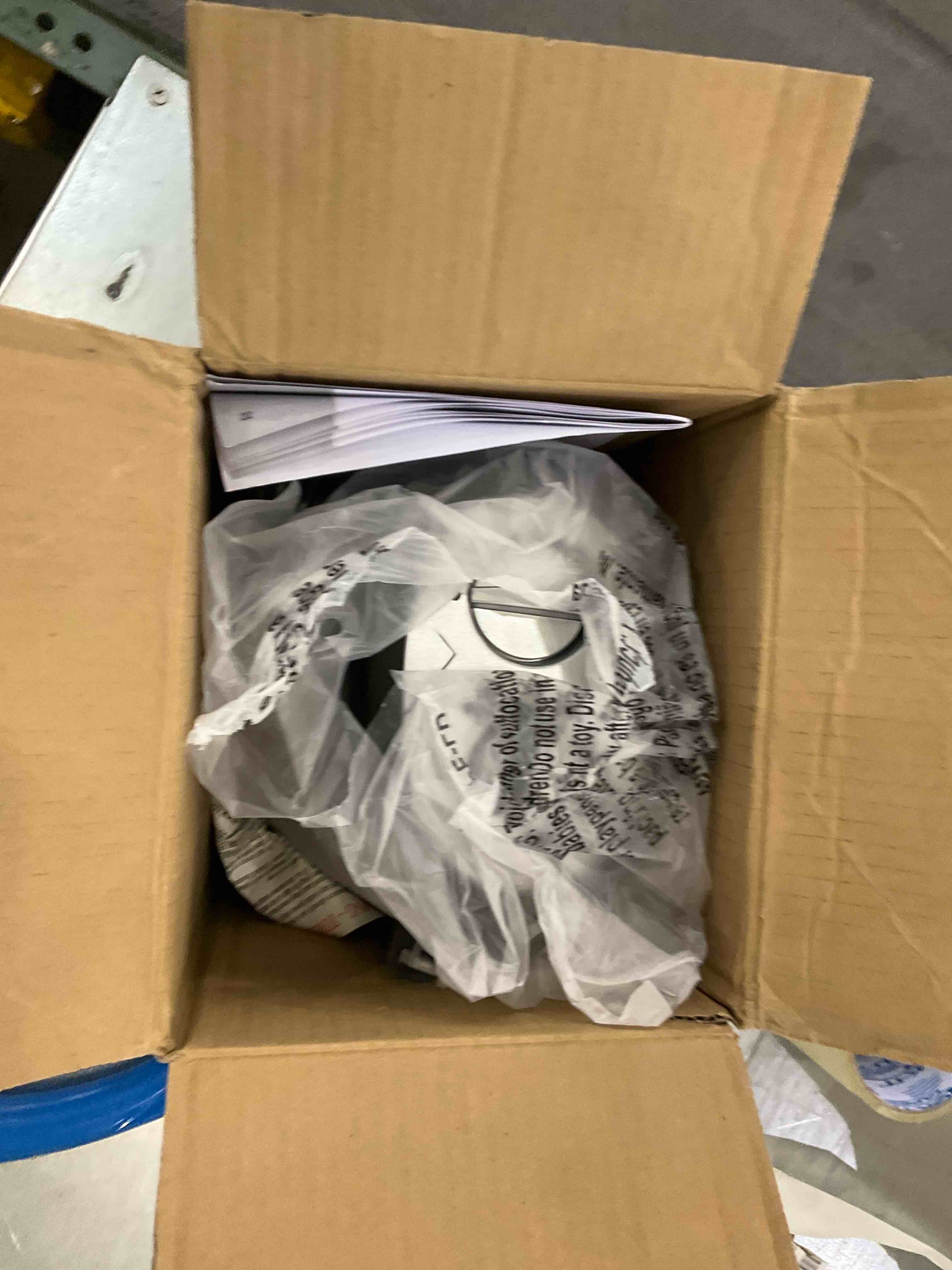 https://s3.amazonaws.com/lotting-images-prod/bidfta/EXS00608063_1698073223164.jpeg