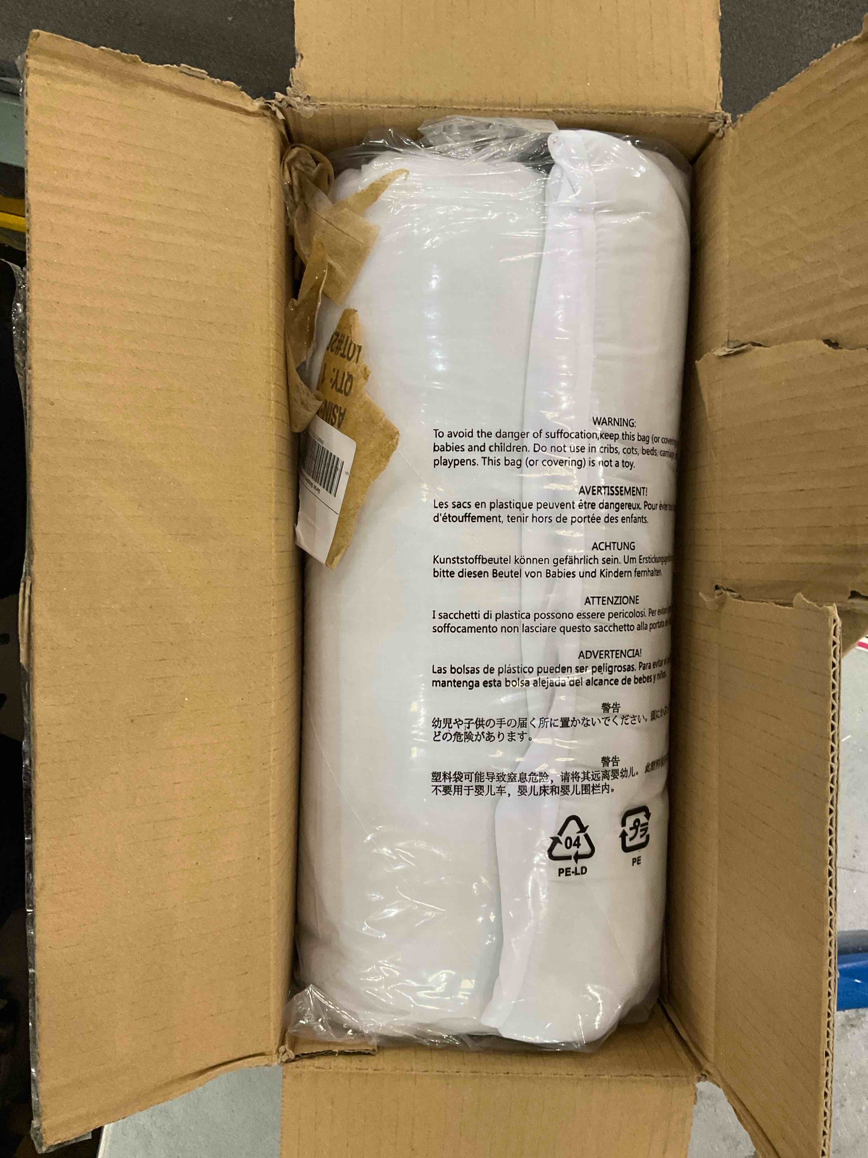 https://s3.amazonaws.com/lotting-images-prod/bidfta/EXS00608069_1698071380779.jpeg