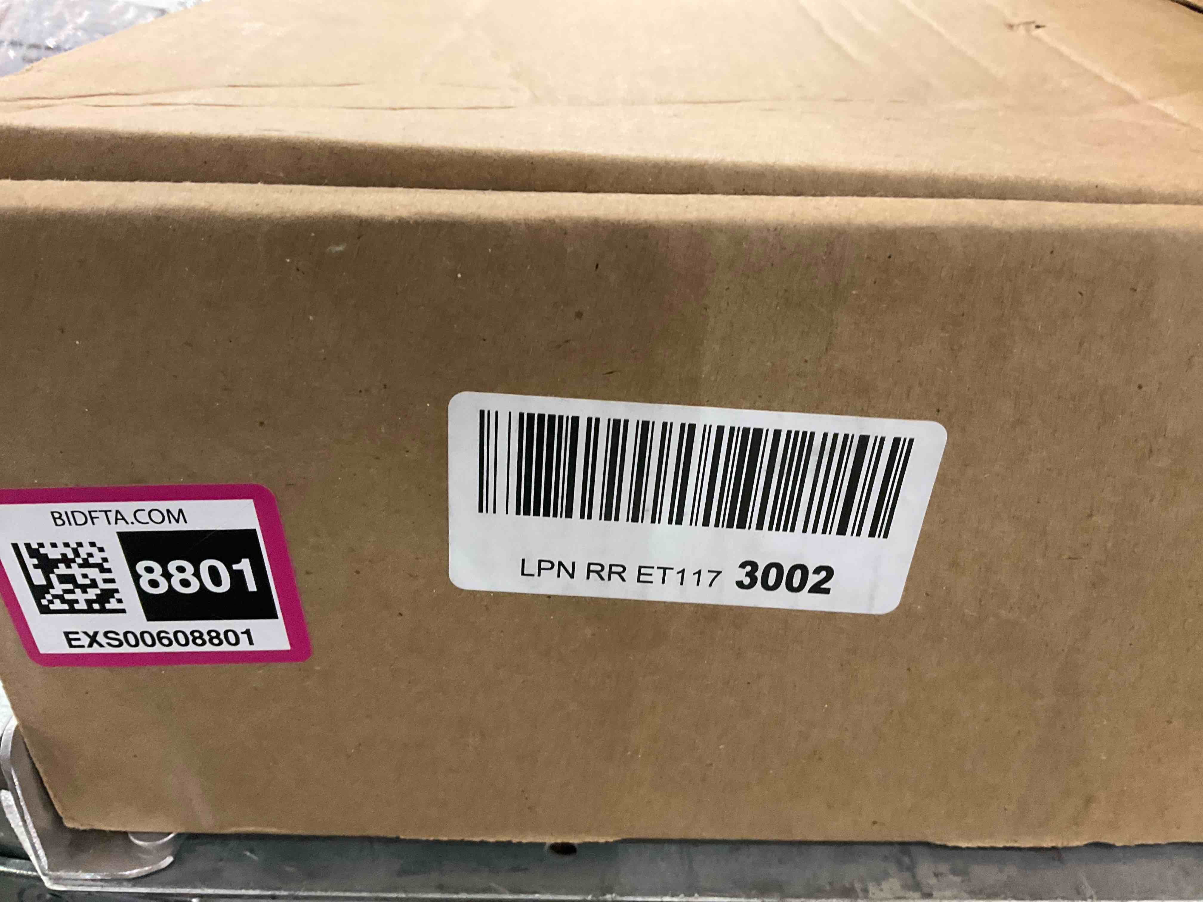 https://s3.amazonaws.com/lotting-images-prod/bidfta/EXS00608801_1698944283553.jpeg