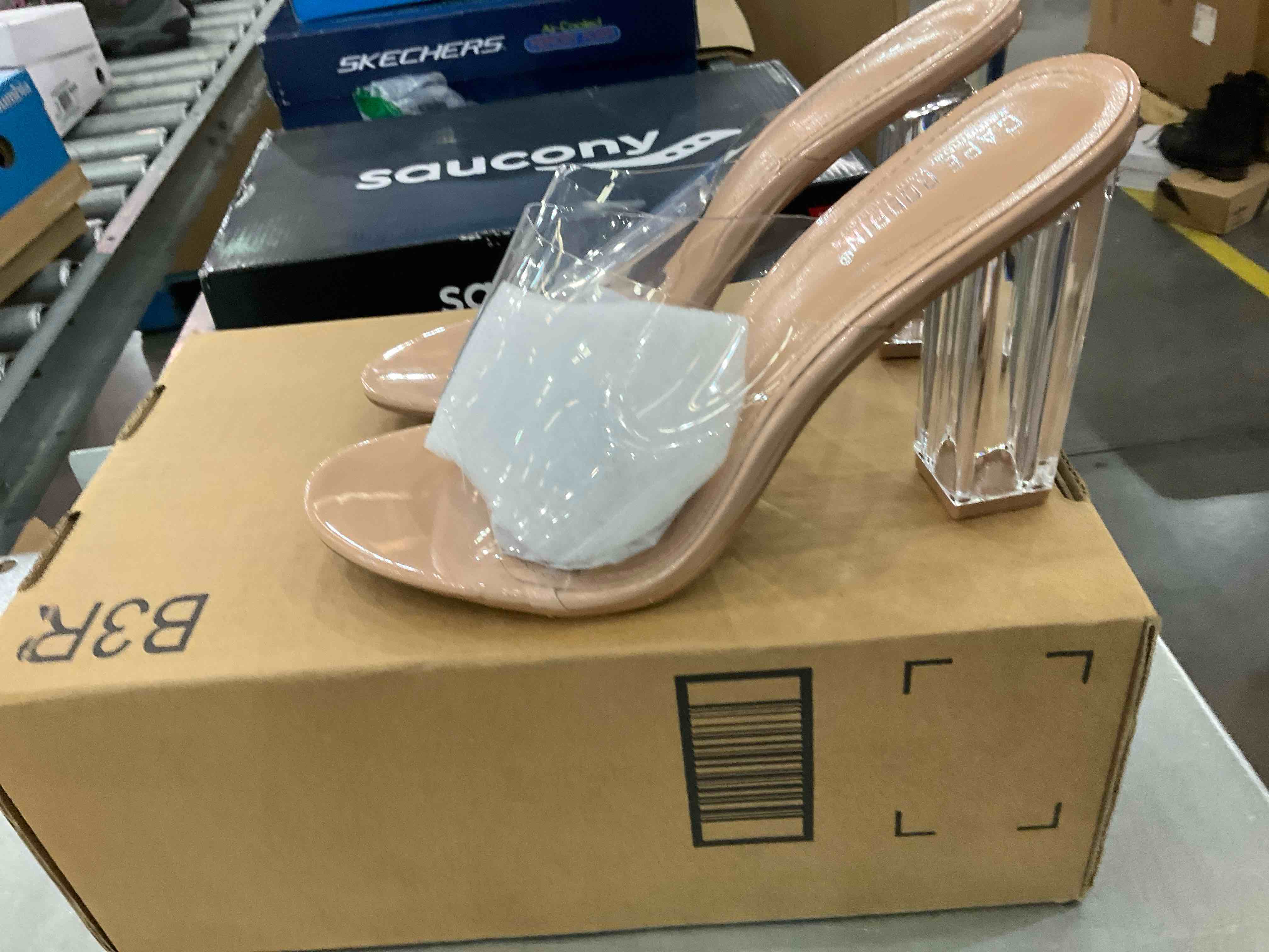 https://s3.amazonaws.com/lotting-images-prod/bidfta/EXS00609131_1699888083938.jpeg