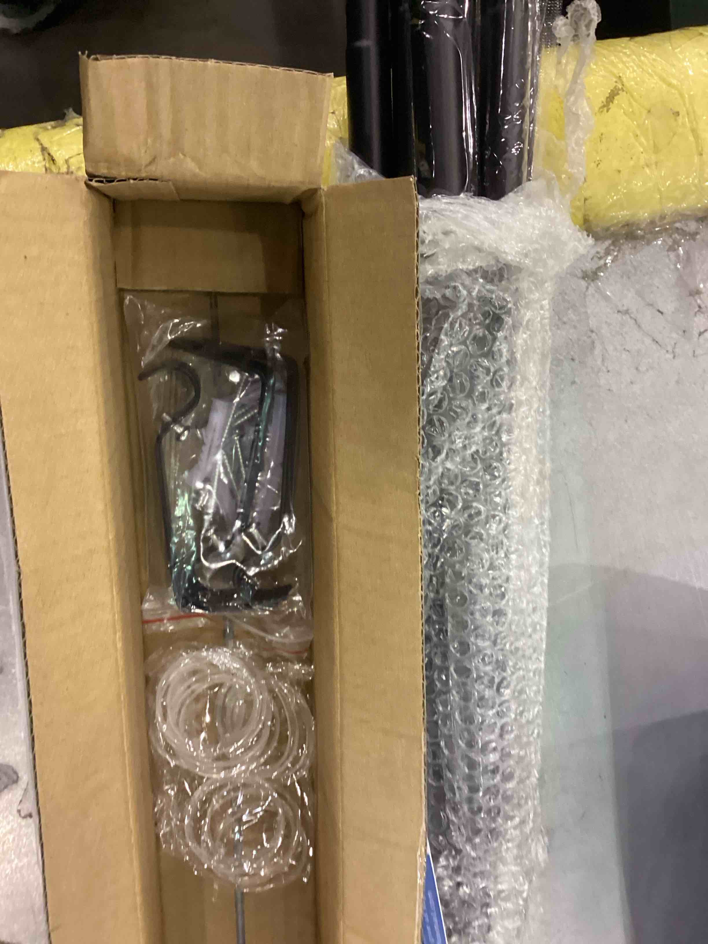 https://s3.amazonaws.com/lotting-images-prod/bidfta/EXS00610004_1698924359520.jpeg