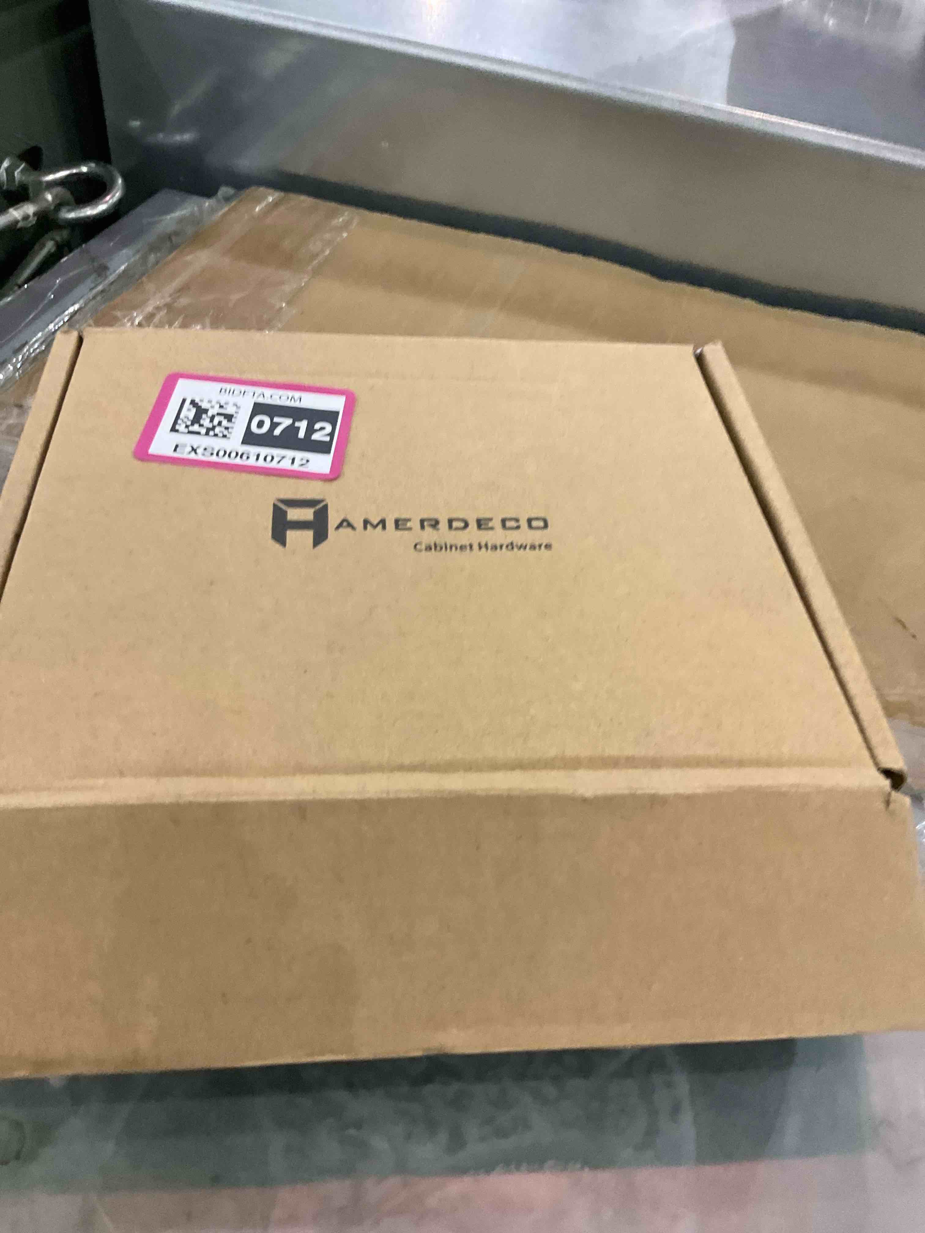 https://s3.amazonaws.com/lotting-images-prod/bidfta/EXS00610712_1700659579806.jpeg