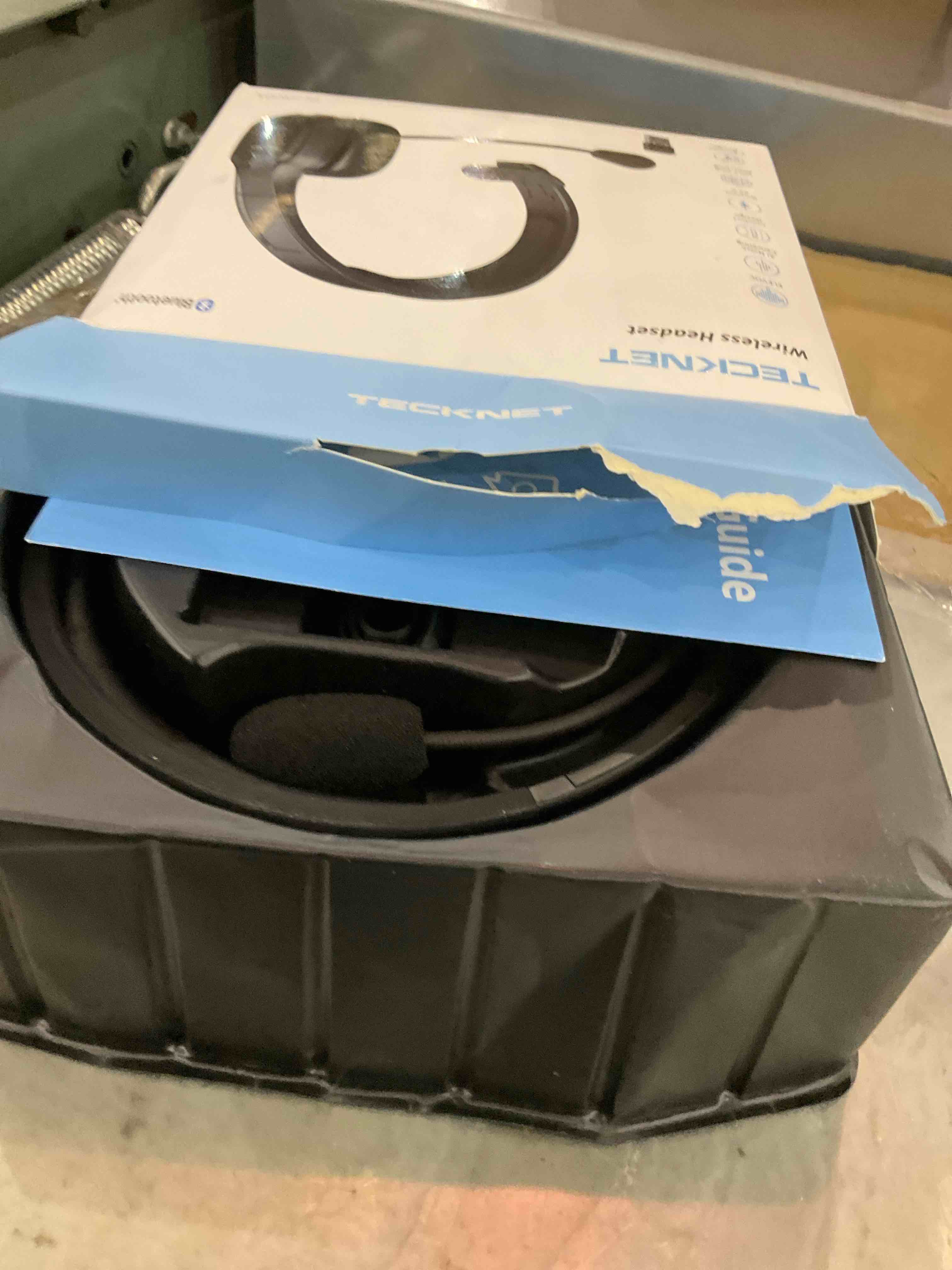 https://s3.amazonaws.com/lotting-images-prod/bidfta/EXS00610811_1700674983019.jpeg