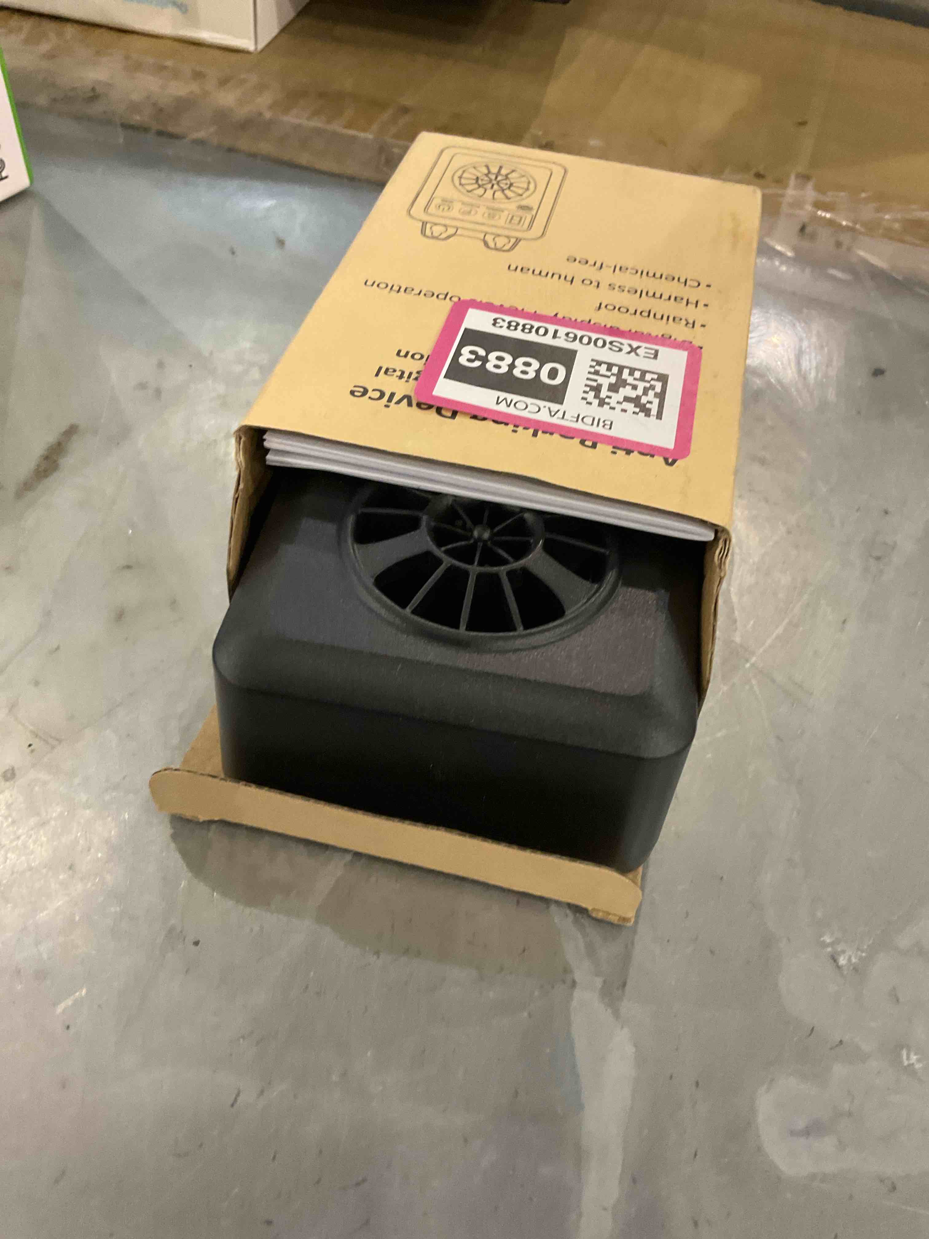 https://s3.amazonaws.com/lotting-images-prod/bidfta/EXS00610883_1701090289190.jpeg