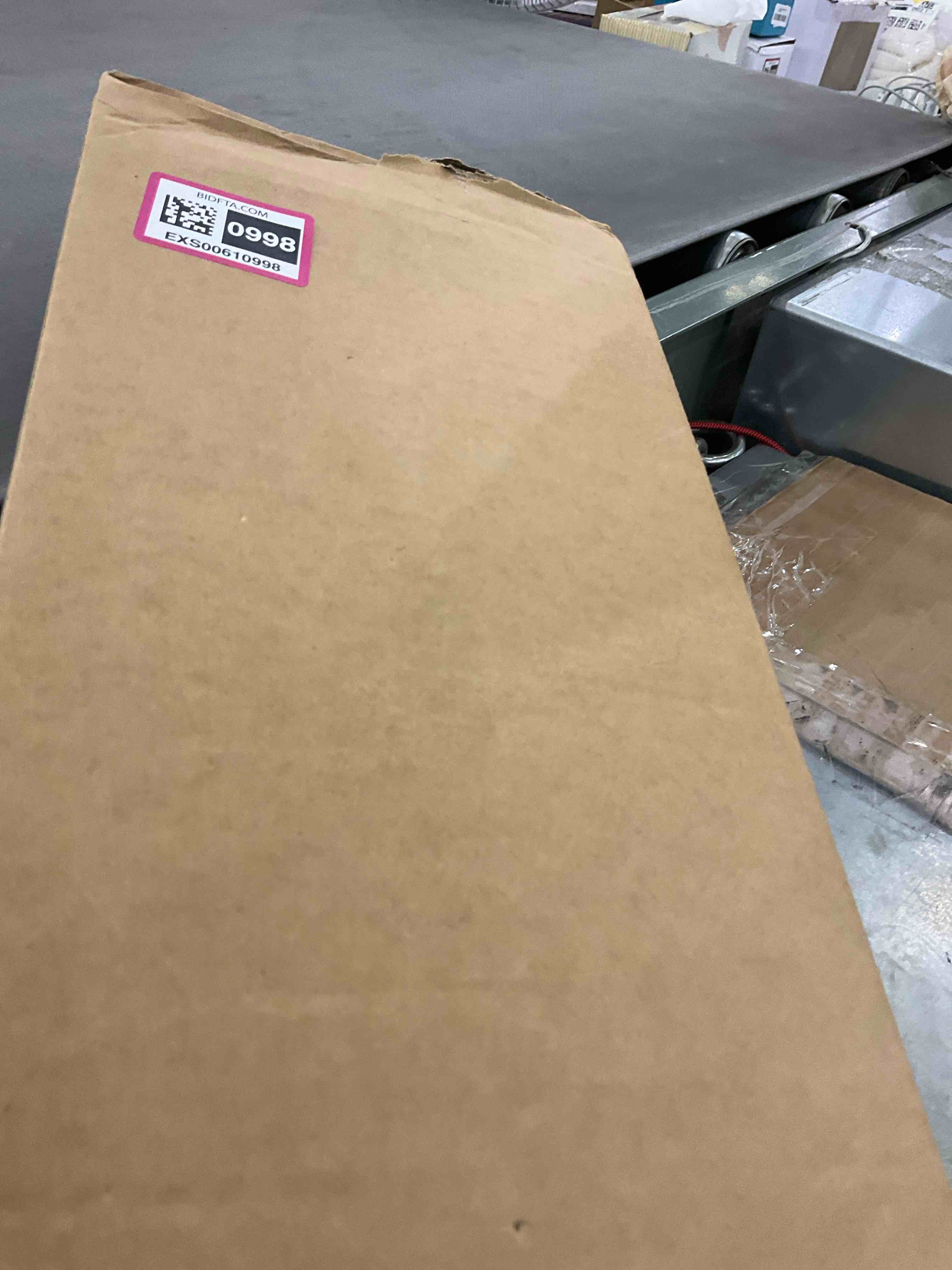 https://s3.amazonaws.com/lotting-images-prod/bidfta/EXS00610998_1701109726932.jpeg
