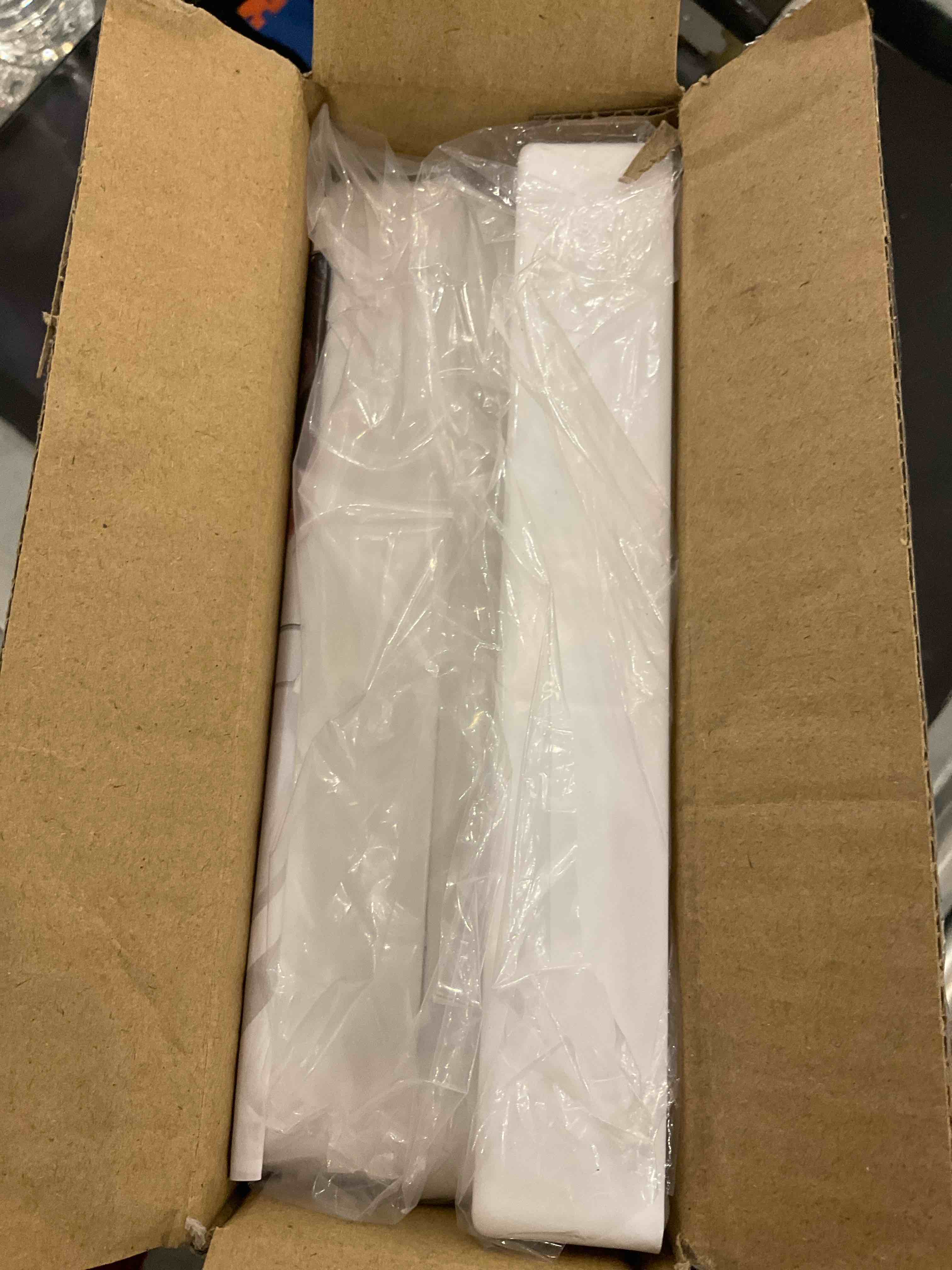 https://s3.amazonaws.com/lotting-images-prod/bidfta/EXS00611586_1697816664859.jpeg