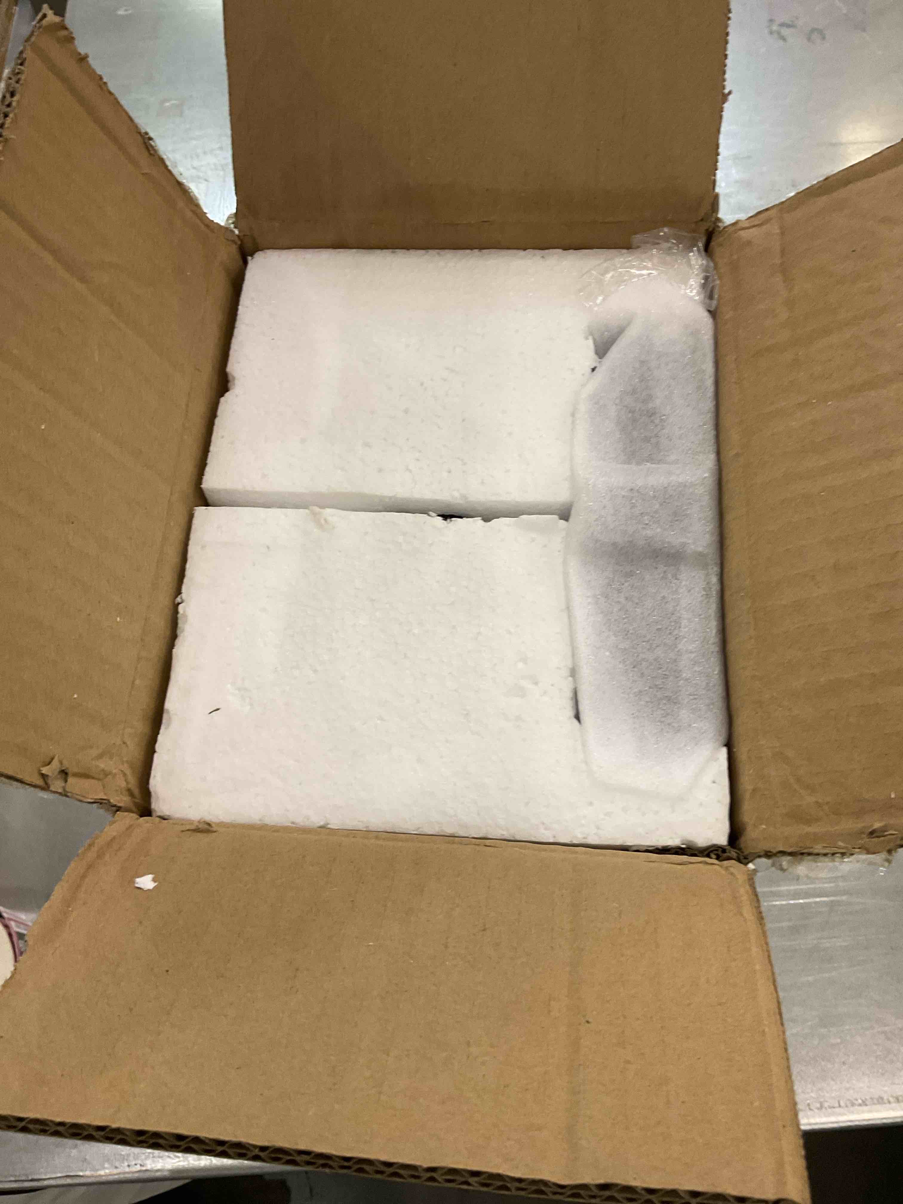 https://s3.amazonaws.com/lotting-images-prod/bidfta/EXS00612534_1697725873418.jpeg