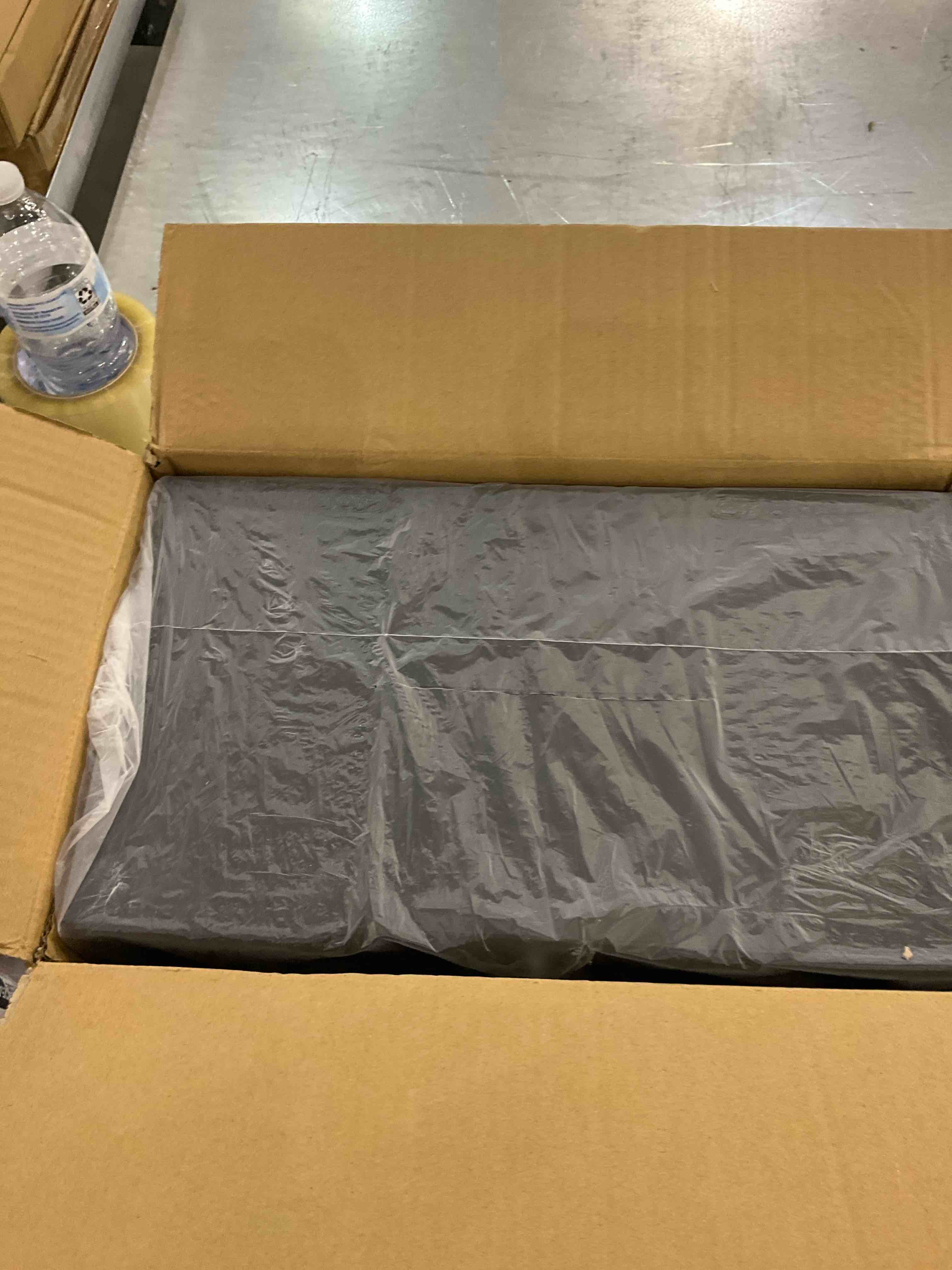 https://s3.amazonaws.com/lotting-images-prod/bidfta/EXS00612536_1697726236886.jpeg