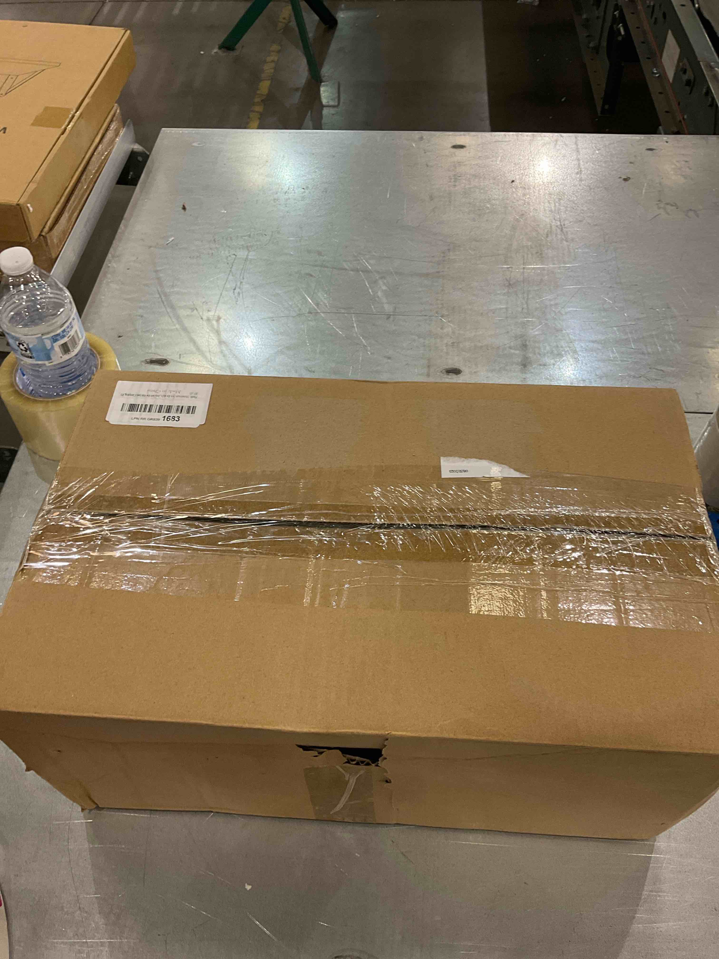 https://s3.amazonaws.com/lotting-images-prod/bidfta/EXS00612590_1697736338448.jpeg