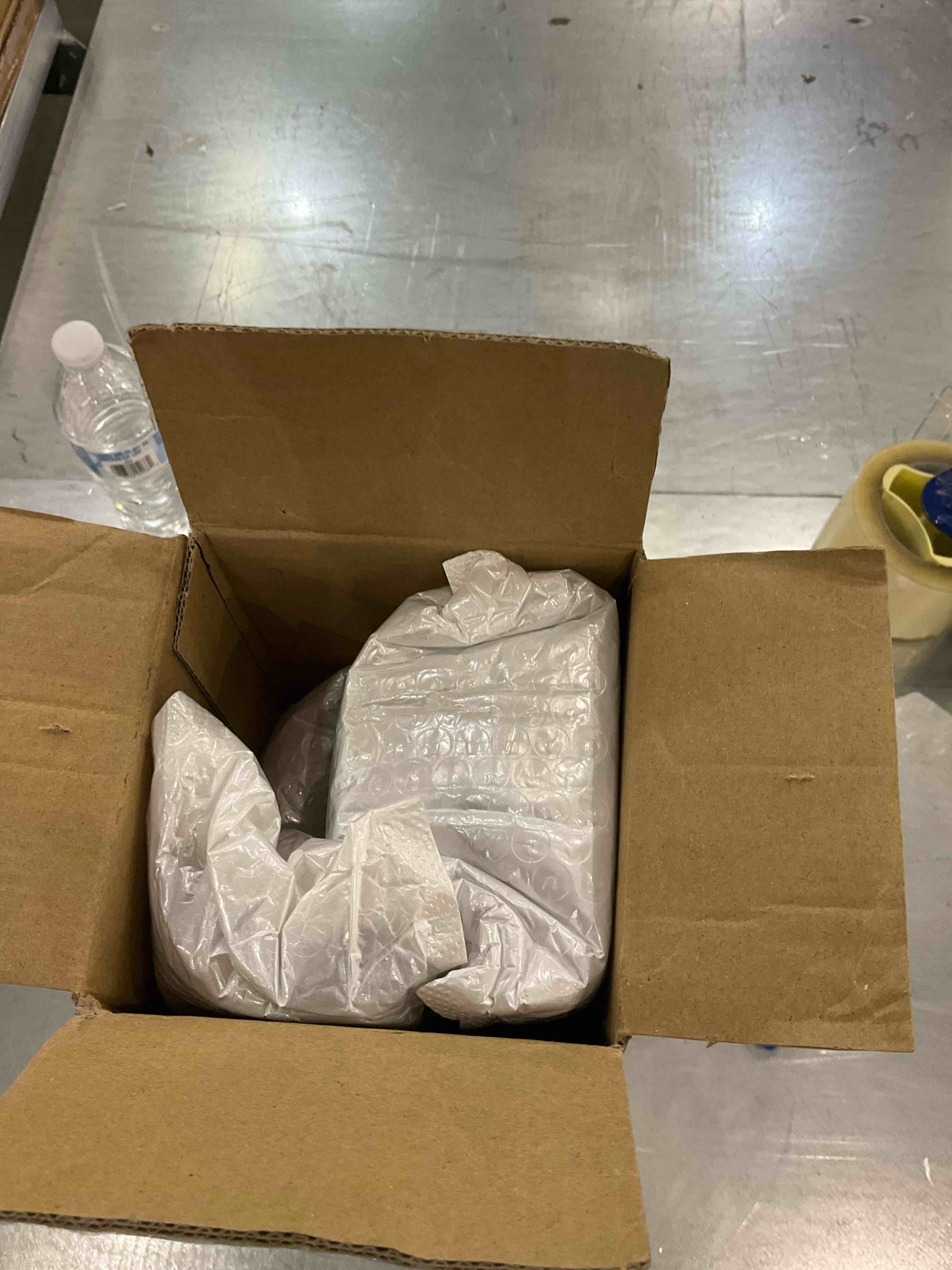 https://s3.amazonaws.com/lotting-images-prod/bidfta/EXS00612595_1697736922972.jpeg