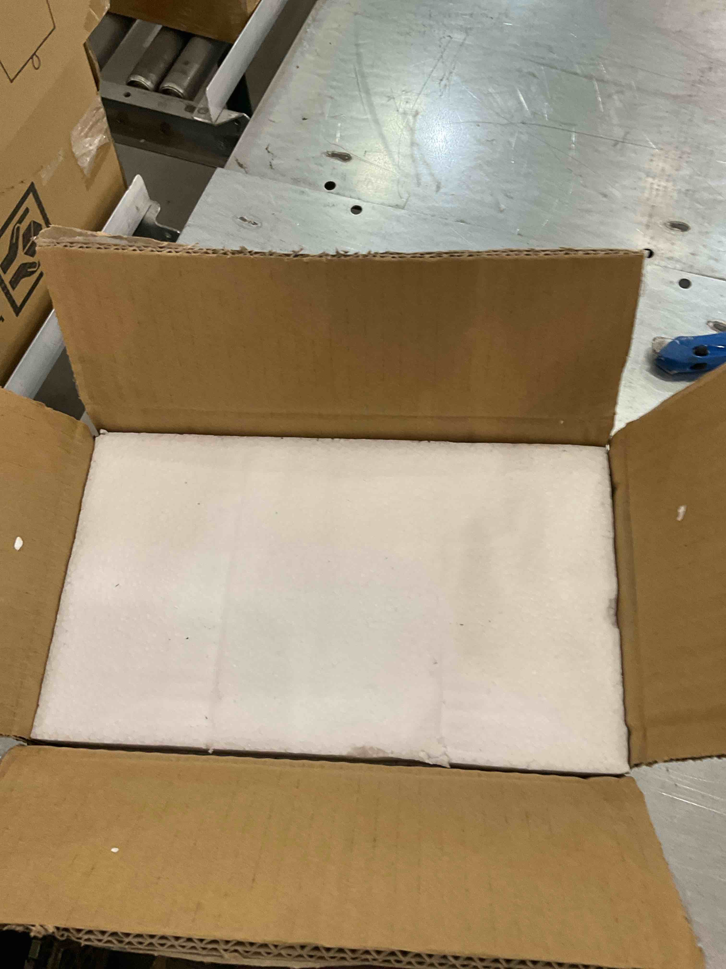 https://s3.amazonaws.com/lotting-images-prod/bidfta/EXS00612641_1697744994820.jpeg