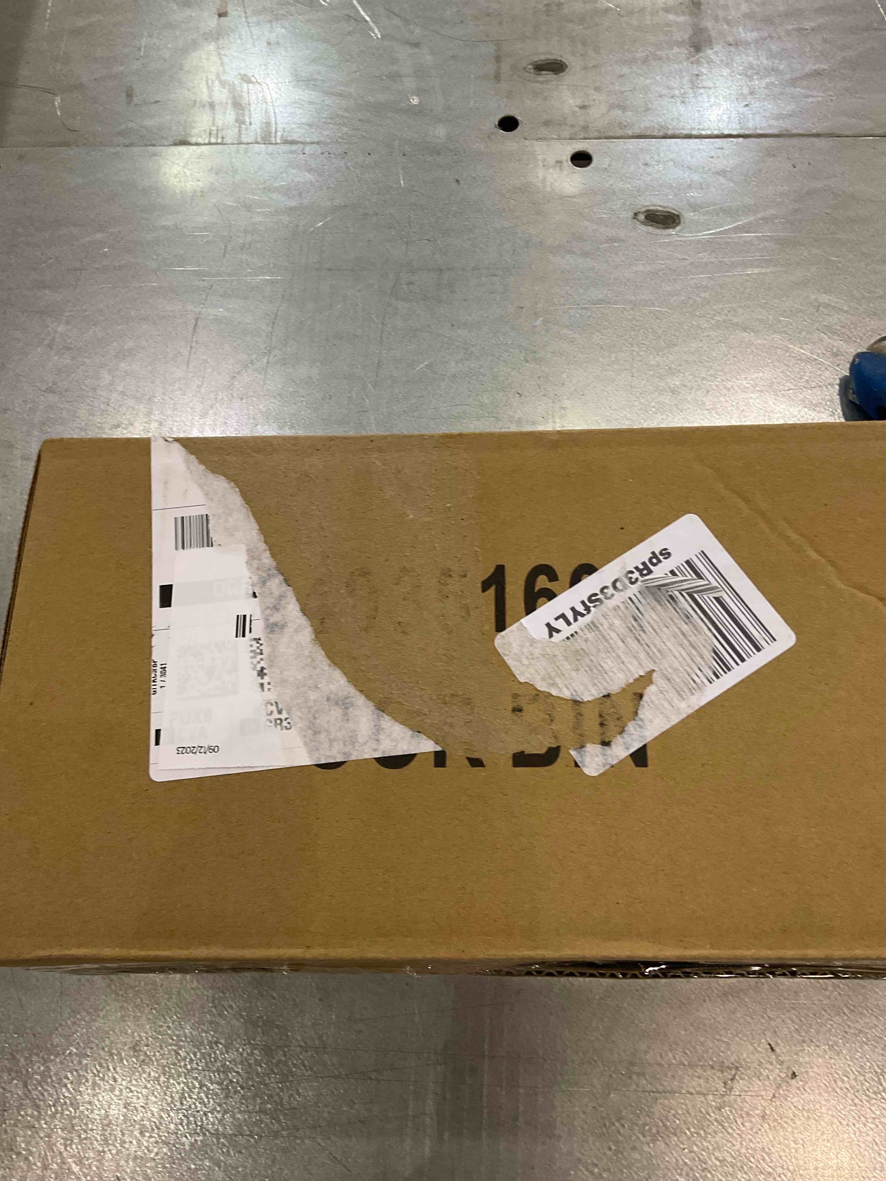 https://s3.amazonaws.com/lotting-images-prod/bidfta/EXS00612645_1697745567232.jpeg