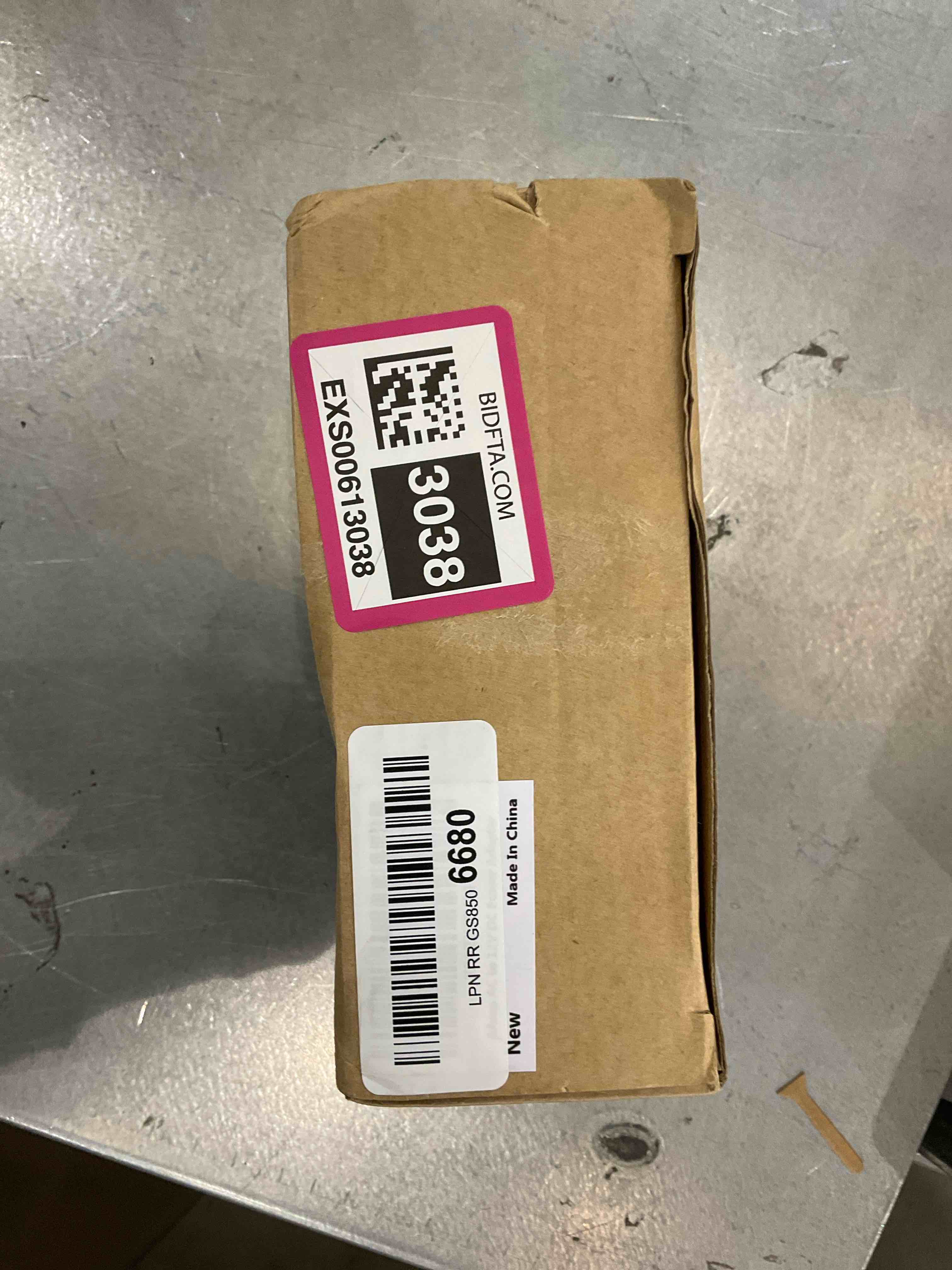 https://s3.amazonaws.com/lotting-images-prod/bidfta/EXS00613038_1697810542769.jpeg