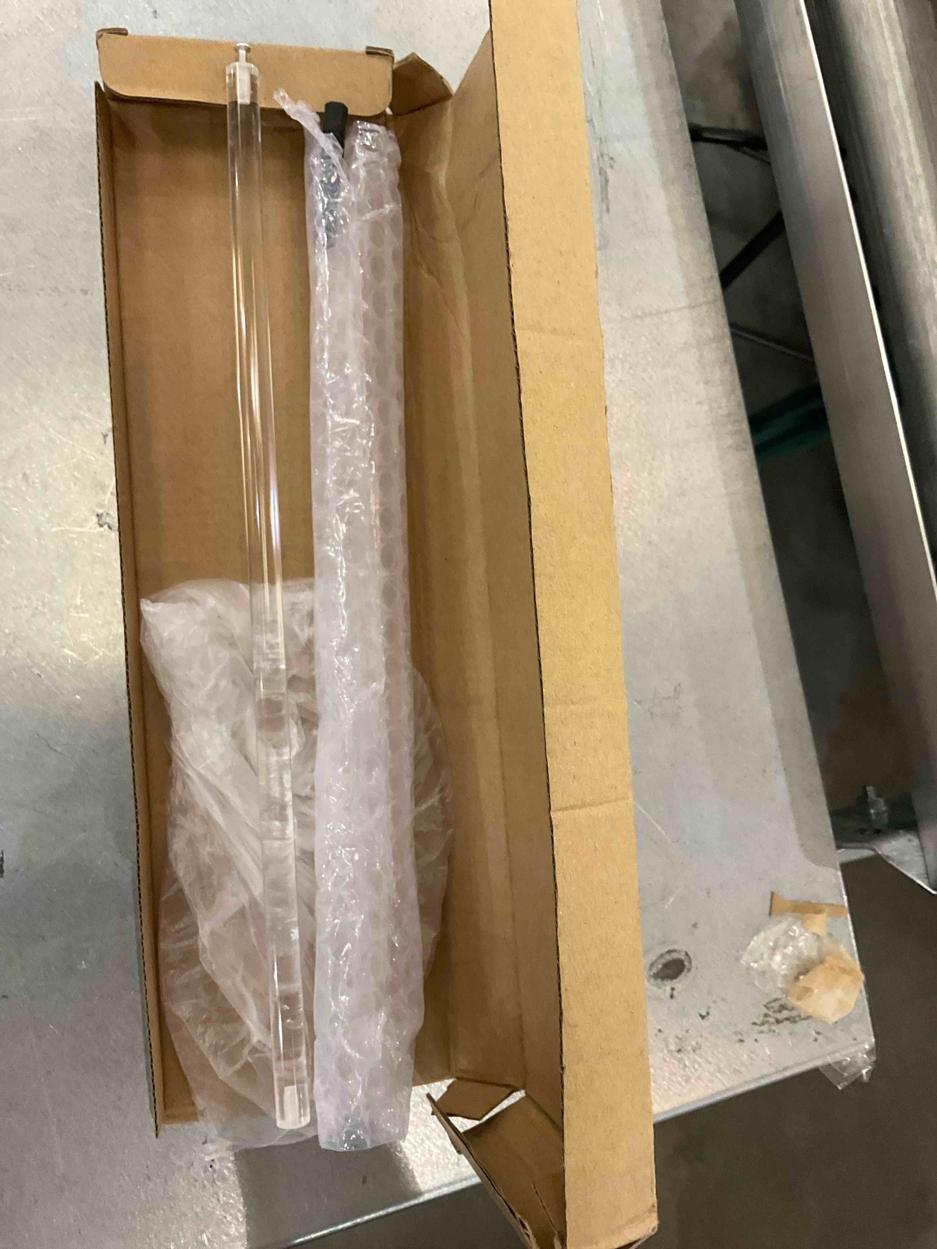 https://s3.amazonaws.com/lotting-images-prod/bidfta/EXS00613050_1697812401568.jpeg