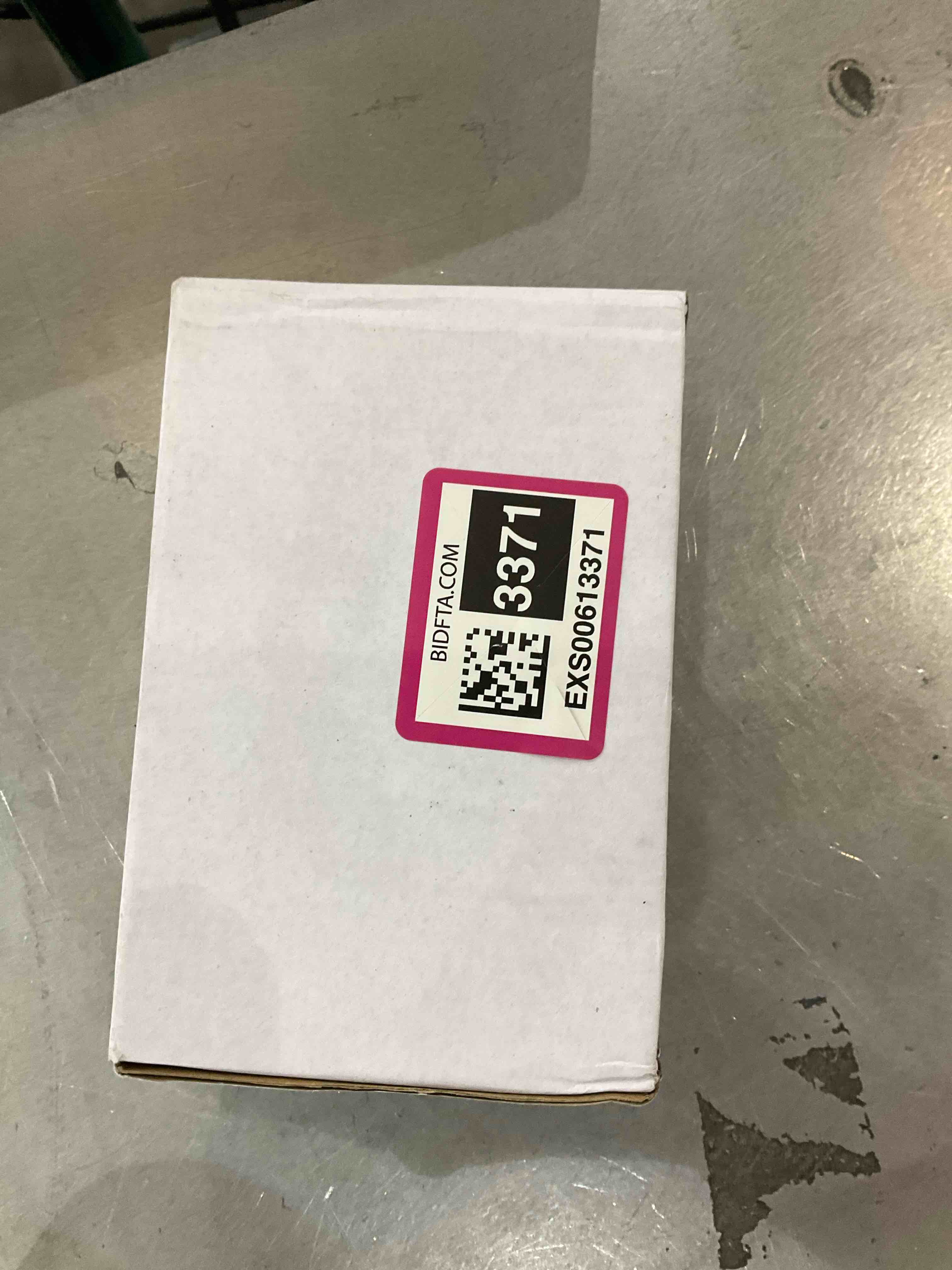 https://s3.amazonaws.com/lotting-images-prod/bidfta/EXS00613371_1698159472899.jpeg