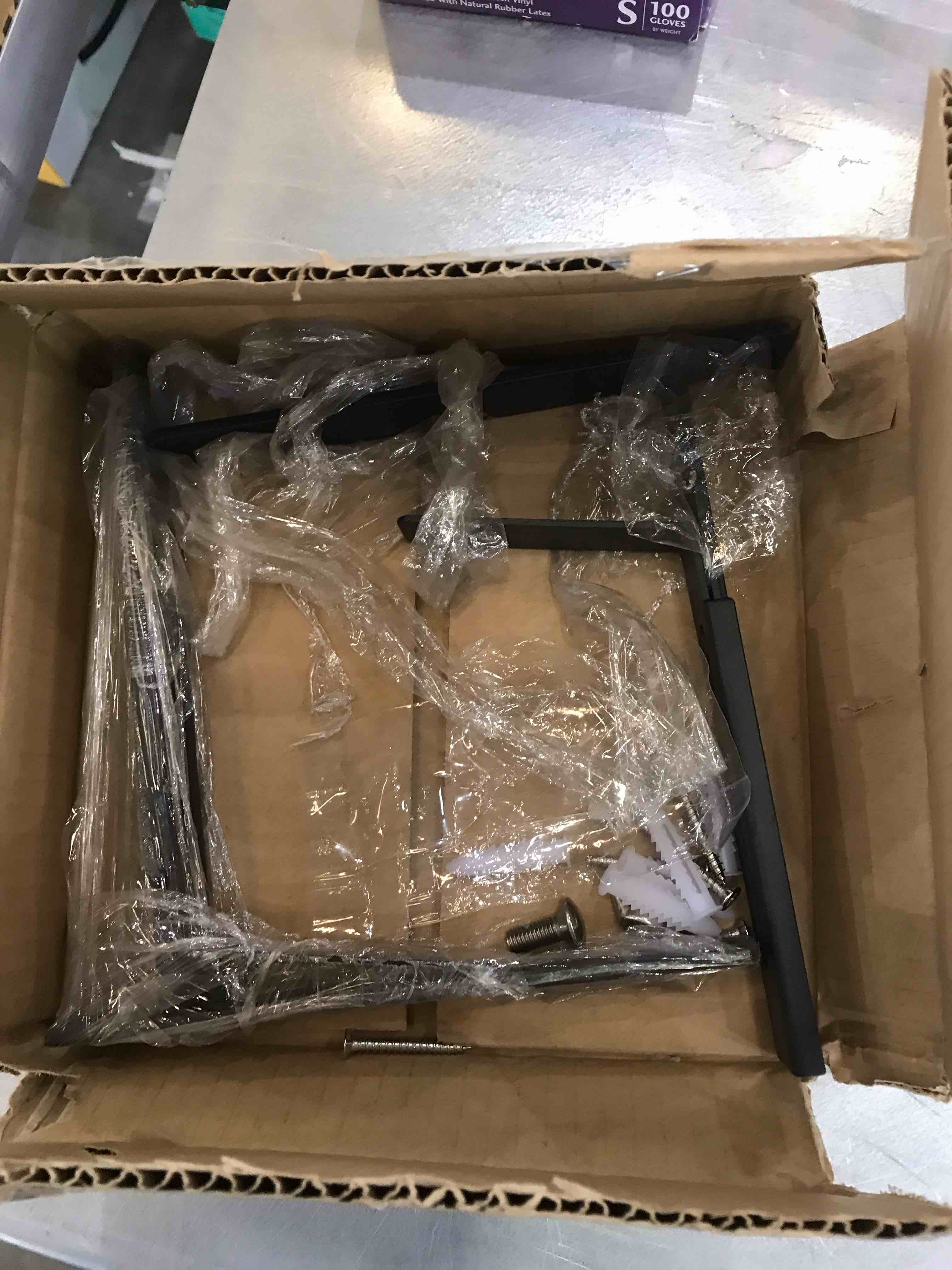 https://s3.amazonaws.com/lotting-images-prod/bidfta/EXS00614167_1698079760676.jpeg