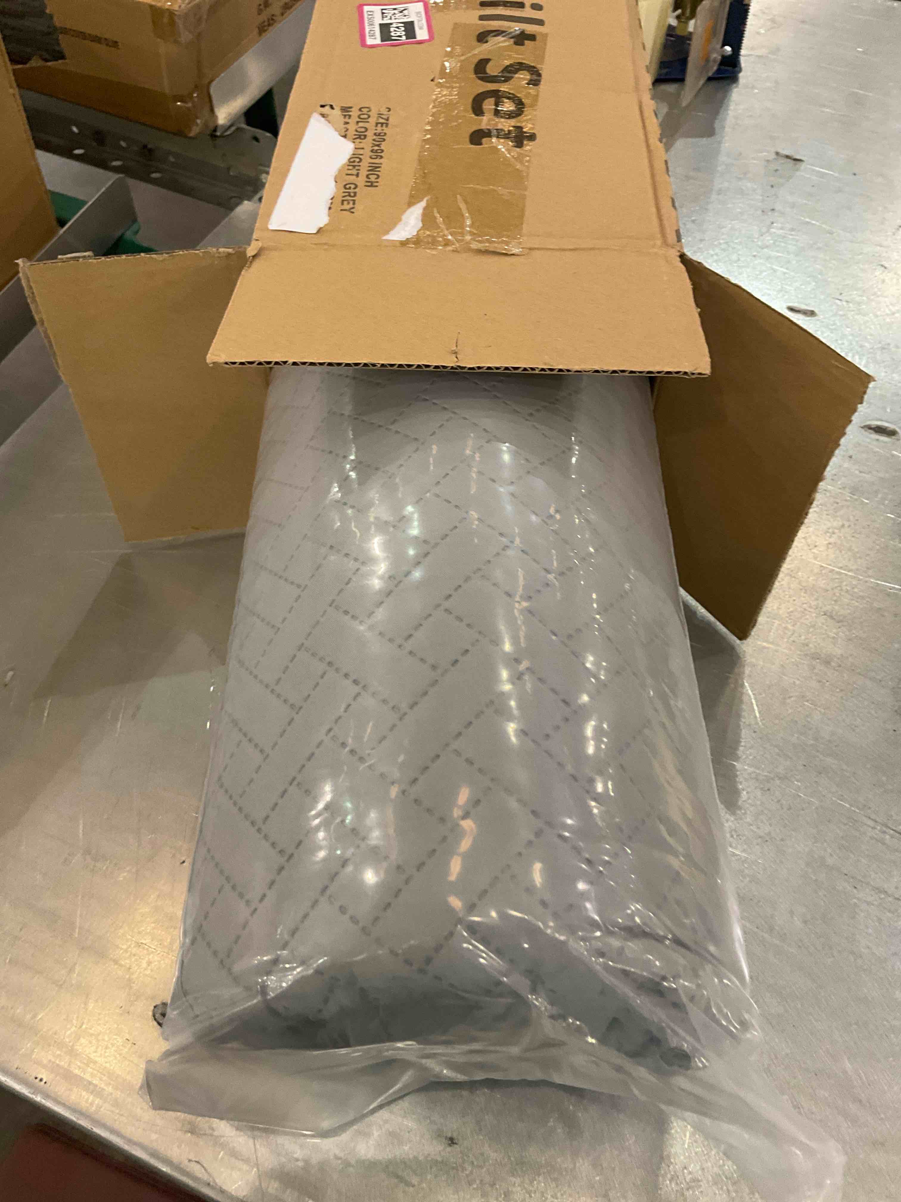 https://s3.amazonaws.com/lotting-images-prod/bidfta/EXS00614287_1698161384980.jpeg