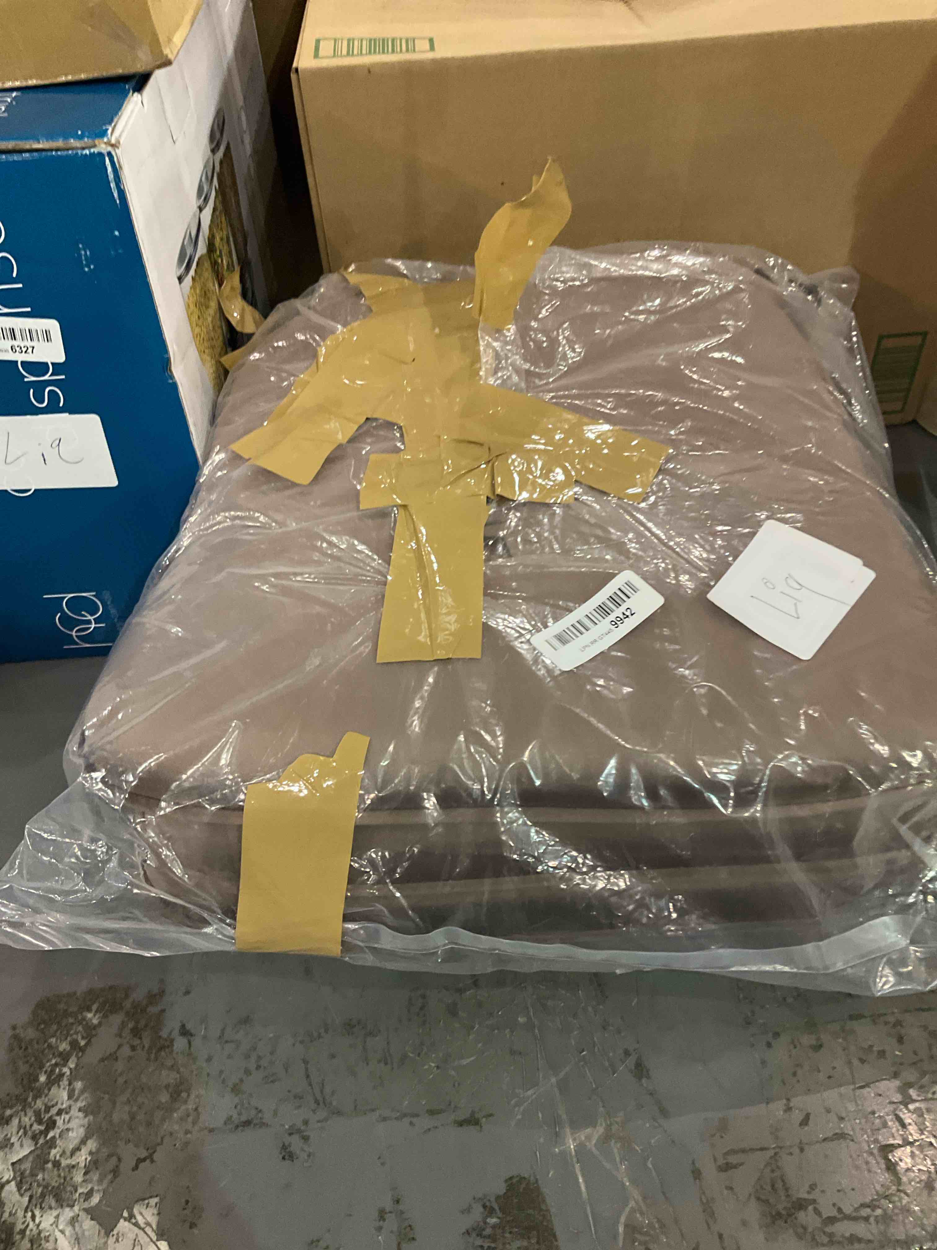 https://s3.amazonaws.com/lotting-images-prod/bidfta/EXS00614502_1697753085361.jpeg
