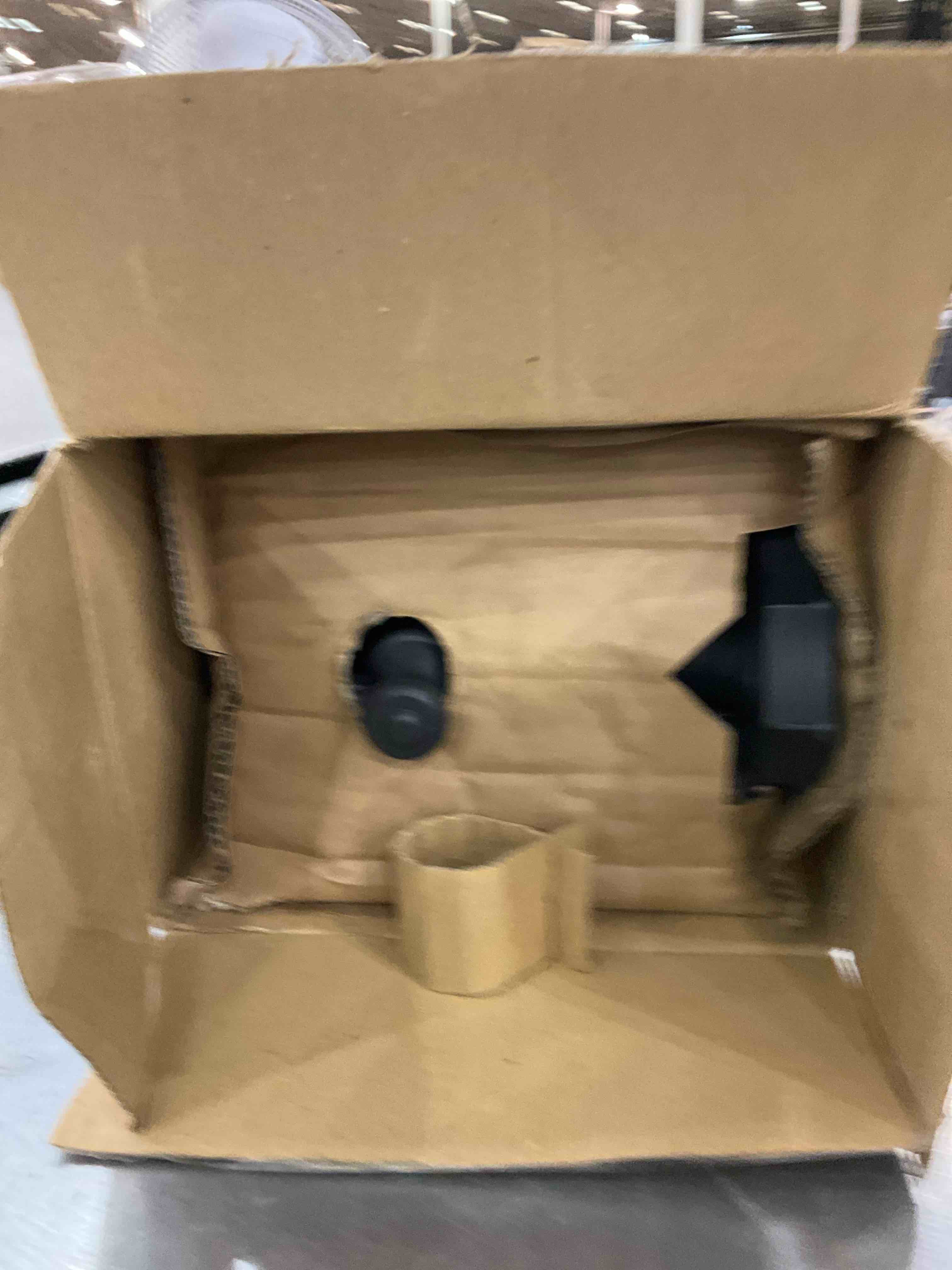 https://s3.amazonaws.com/lotting-images-prod/bidfta/EXS00615267_1698686802349.jpeg