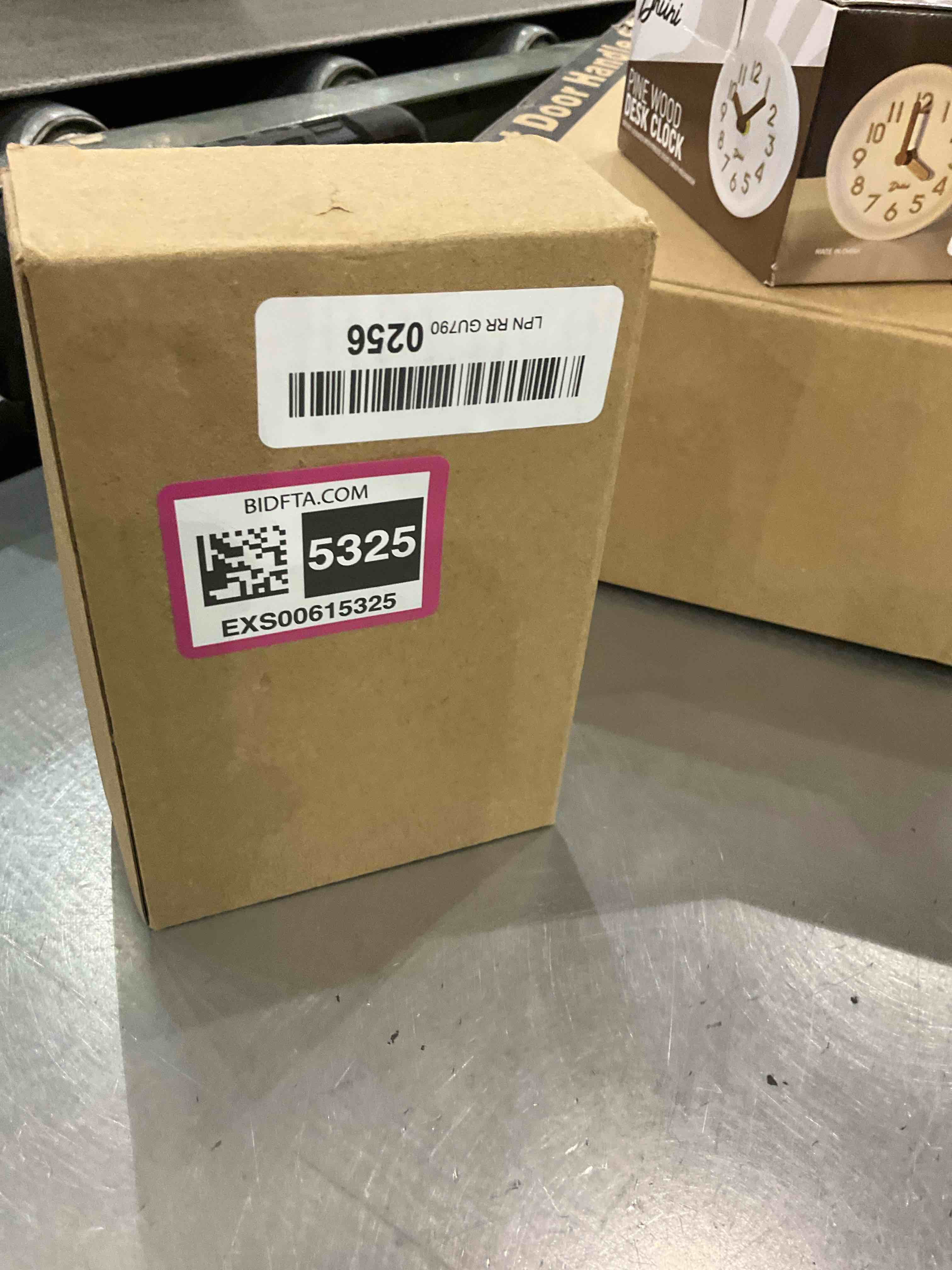 https://s3.amazonaws.com/lotting-images-prod/bidfta/EXS00615325_1698694227254.jpeg