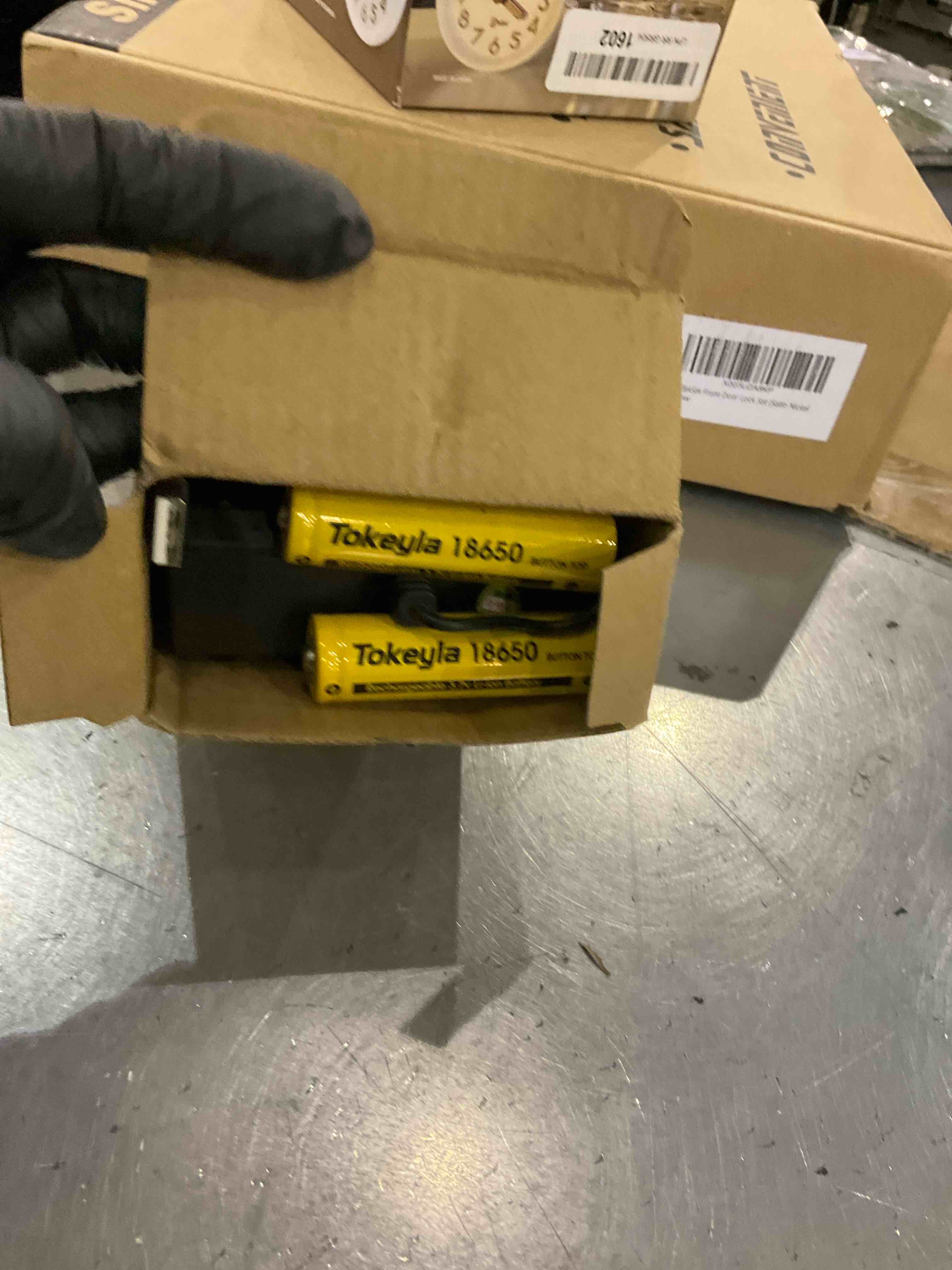 https://s3.amazonaws.com/lotting-images-prod/bidfta/EXS00615325_1698694234138.jpeg