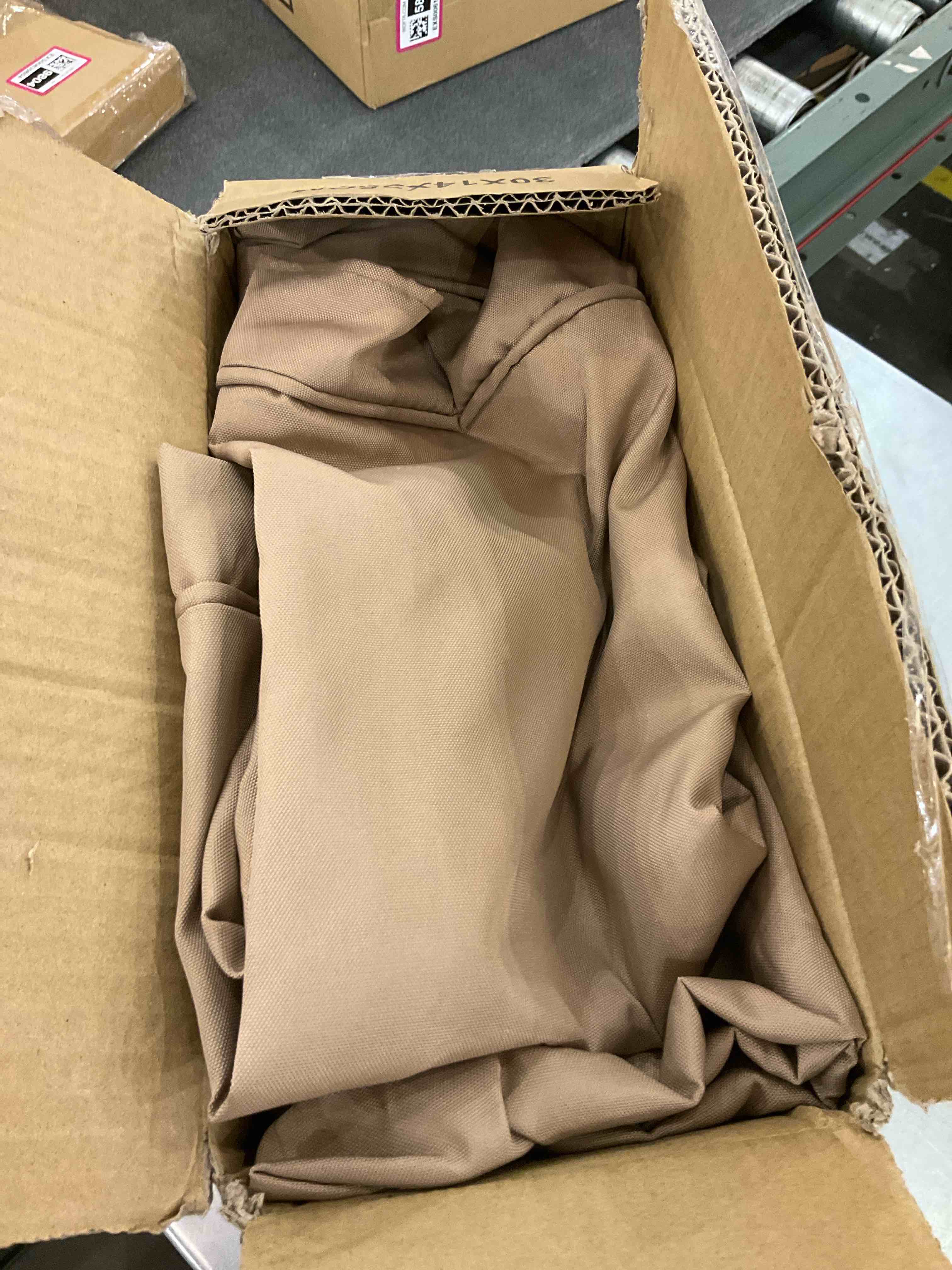 https://s3.amazonaws.com/lotting-images-prod/bidfta/EXS00615849_1699288665524.jpeg
